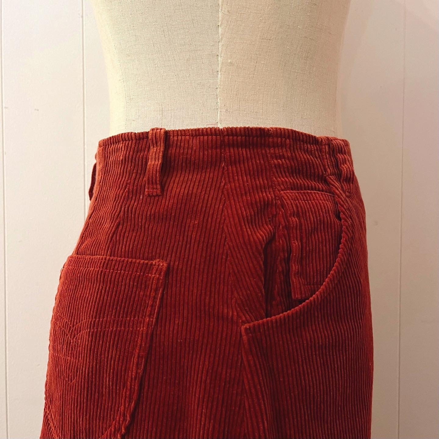 ATSUKI ONISHI / gold bear button red long skirt