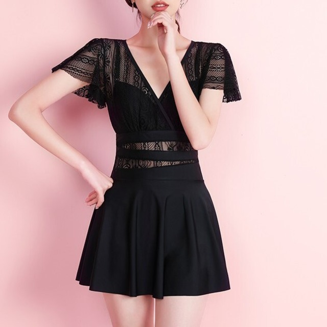 水着 レディース ワンピース水着 体型カバー水着 ワンピース Vネック カシュクール パッド付き 体型カバー 二の腕カバー 半袖 刺繍 レース 透け感 紫外線対策 かわいい 大人可愛い きれいめ シンプル カジュアル 上品 エレガント 清楚 フェミニン おしゃれ 綺麗 お嬢様 おとな ナチュラル ラブリー キュート ガーリー レトロ ロマンチック 抜け感 M L XL 2XL ブラック 黒 夏 リゾート 旅行 海 10代 20代 30代 ママ ミセス 韓国系 定番 モテ トレンド 流行 送料無料