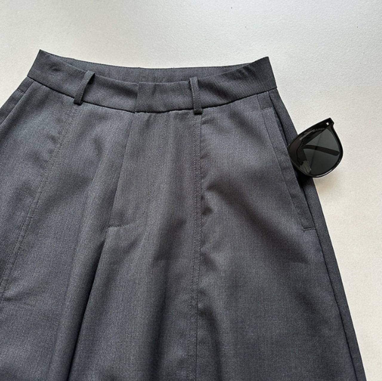 ワイドレッグストレートパンツ