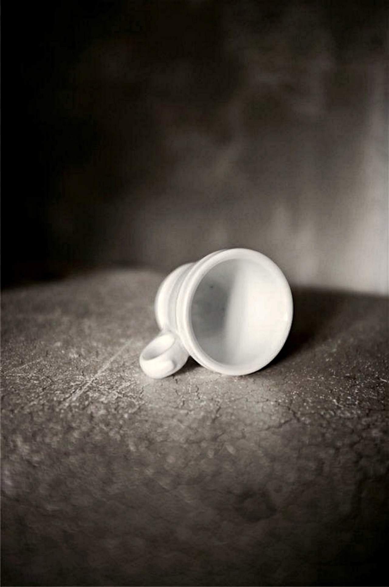 フランス 濃密な白とブリュロカップa アンティーク