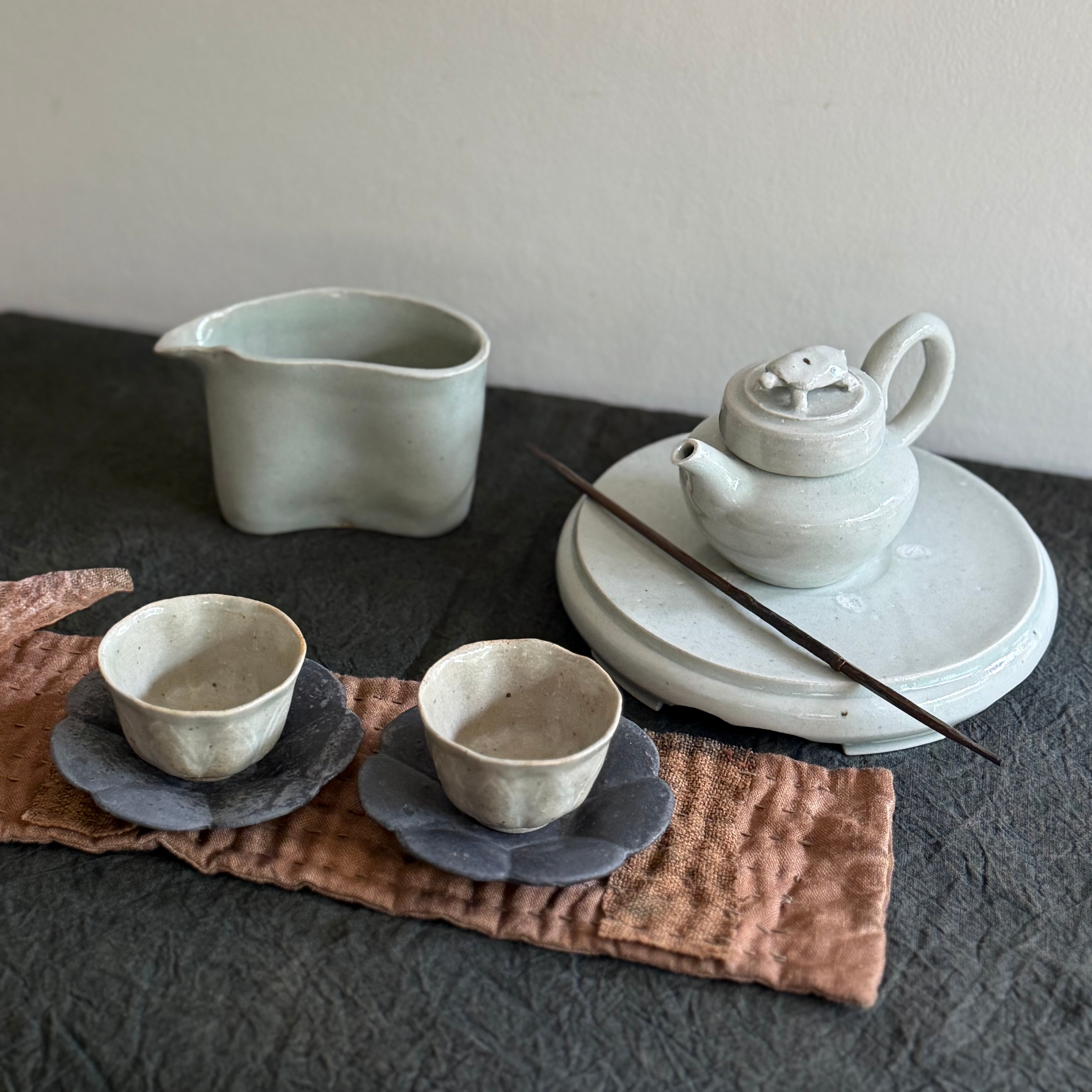 日高伸治 白磁亀文茶壺 | gallery 一白
