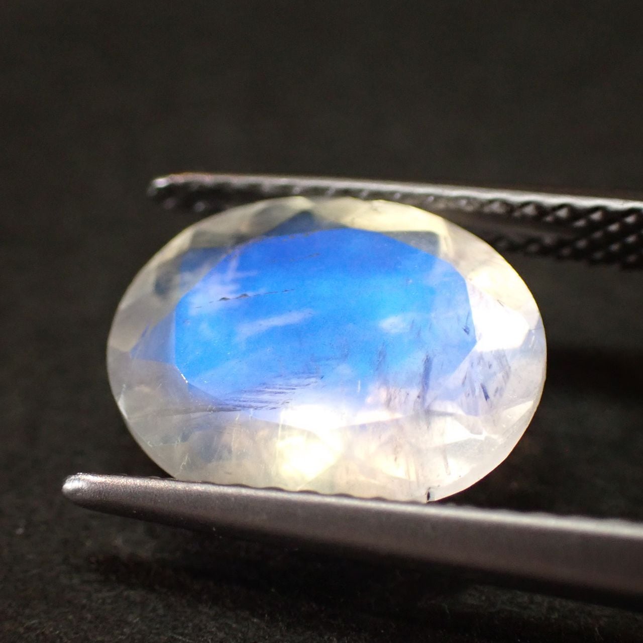 ロイヤルブルームーンストーン（ホワイトラブラドライト