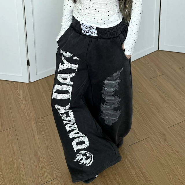 ロゴグラフィックダメージライクワイドスウェットパンツ 1col R02474