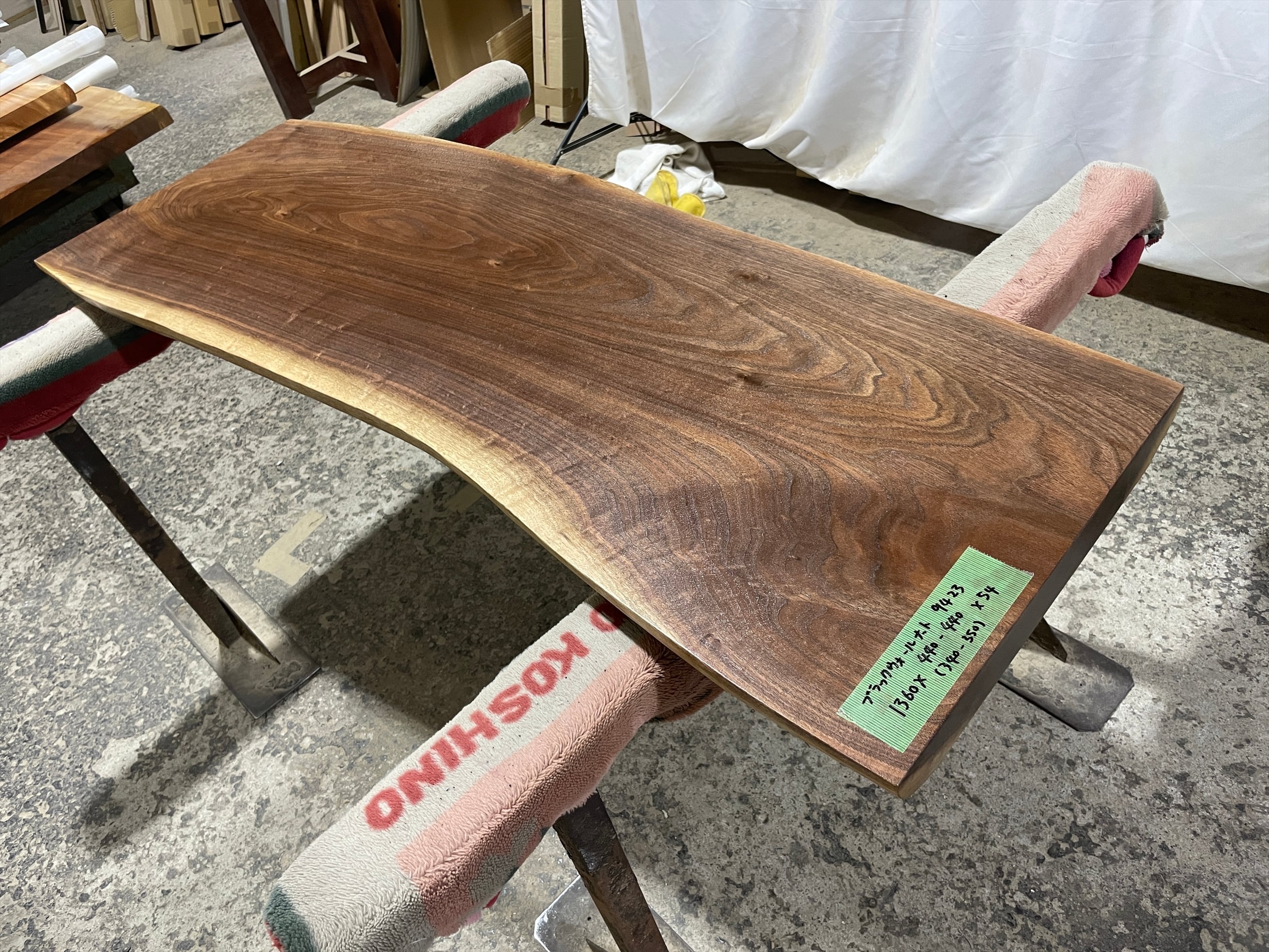 ブラックウォールナット9423 一枚板無垢 乾燥材 1360x440-440x54mm カウンター ローテーブル センターテーブル ダイニングテーブル