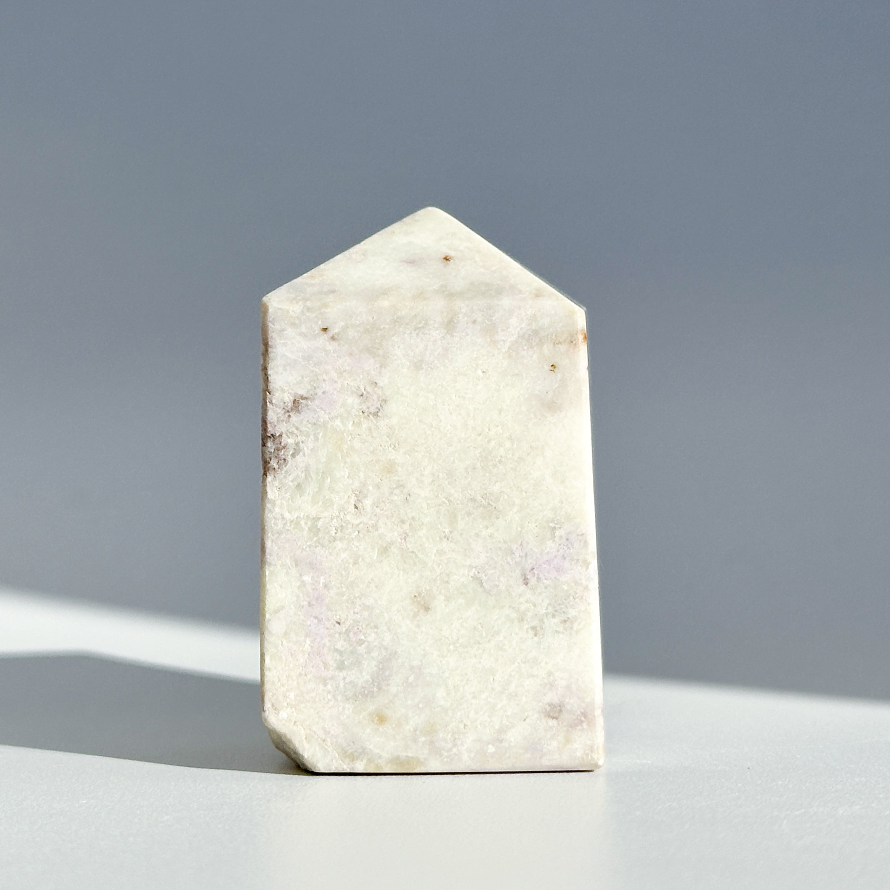 ハックマナイト タワー型21◇Hackmanite ◇天然石・鉱物