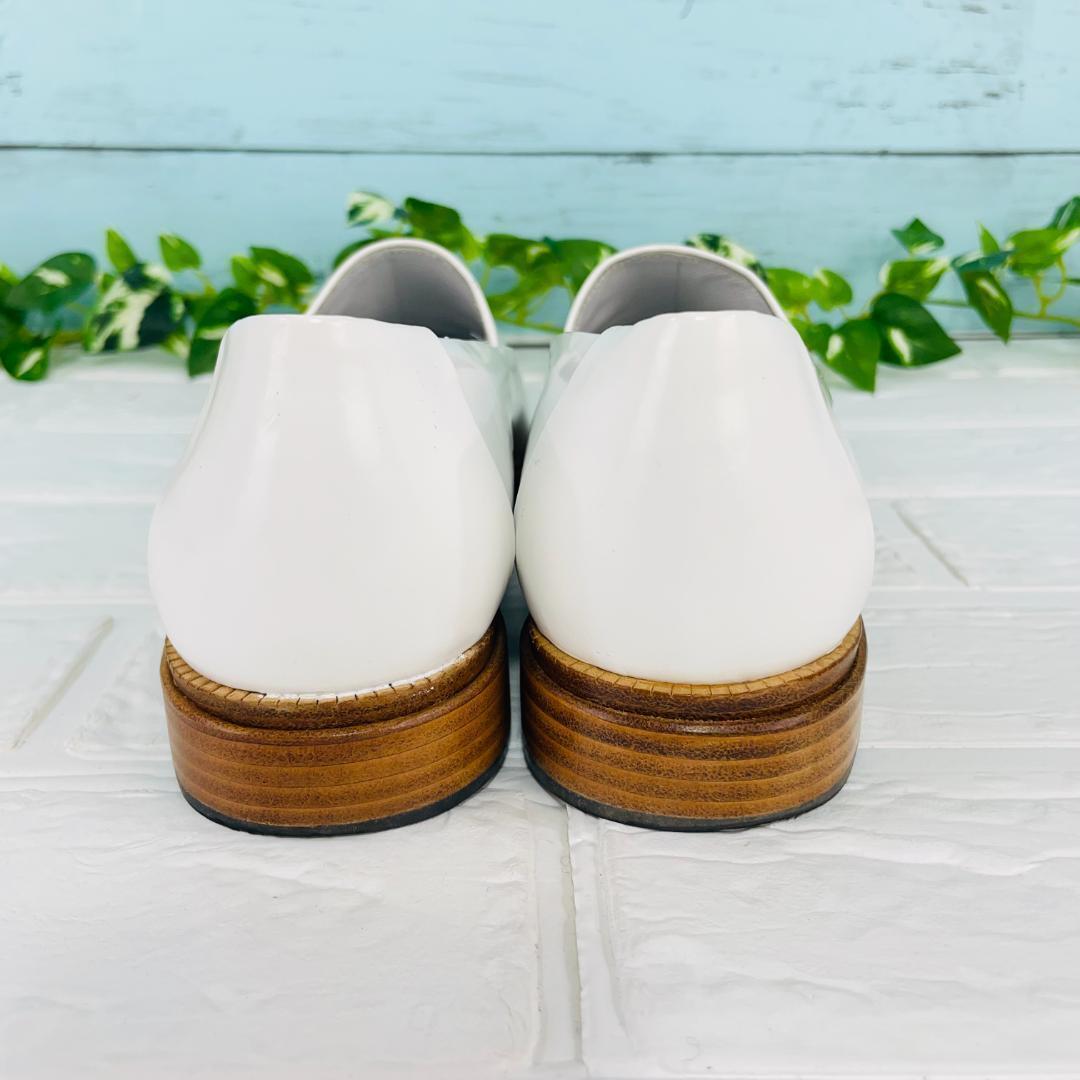 ほぼ未使用 アレキサンダーワン ポインテッドトゥローファー 23.0cm　白