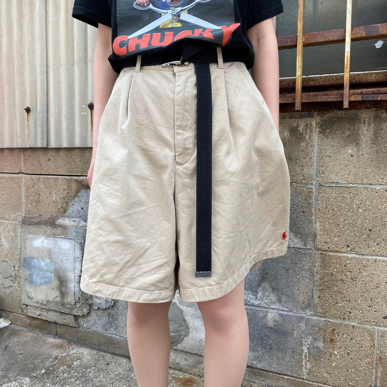 ベージュショートパンツ