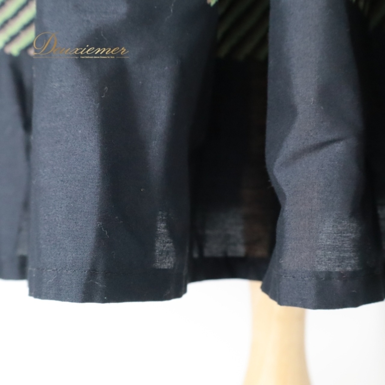 フラダンス 衣装 パウスカート ブラック系 カヒコ柄 ハワイアンプリント アロハ フラ ダンス レッスン 練習 シングル スカート フレア 軽やか 華やか かわいい おしゃれ 上品 大人っぽい ブラウン系 カーキ系 黒 茶 緑 フラダンス衣装 おしゃれスカート ダンス用スカート 黒系カヒコ柄 パーティー衣装 上品大人 フレアシルエット かわいいデザイン ハワイアンスカート レディーススカート