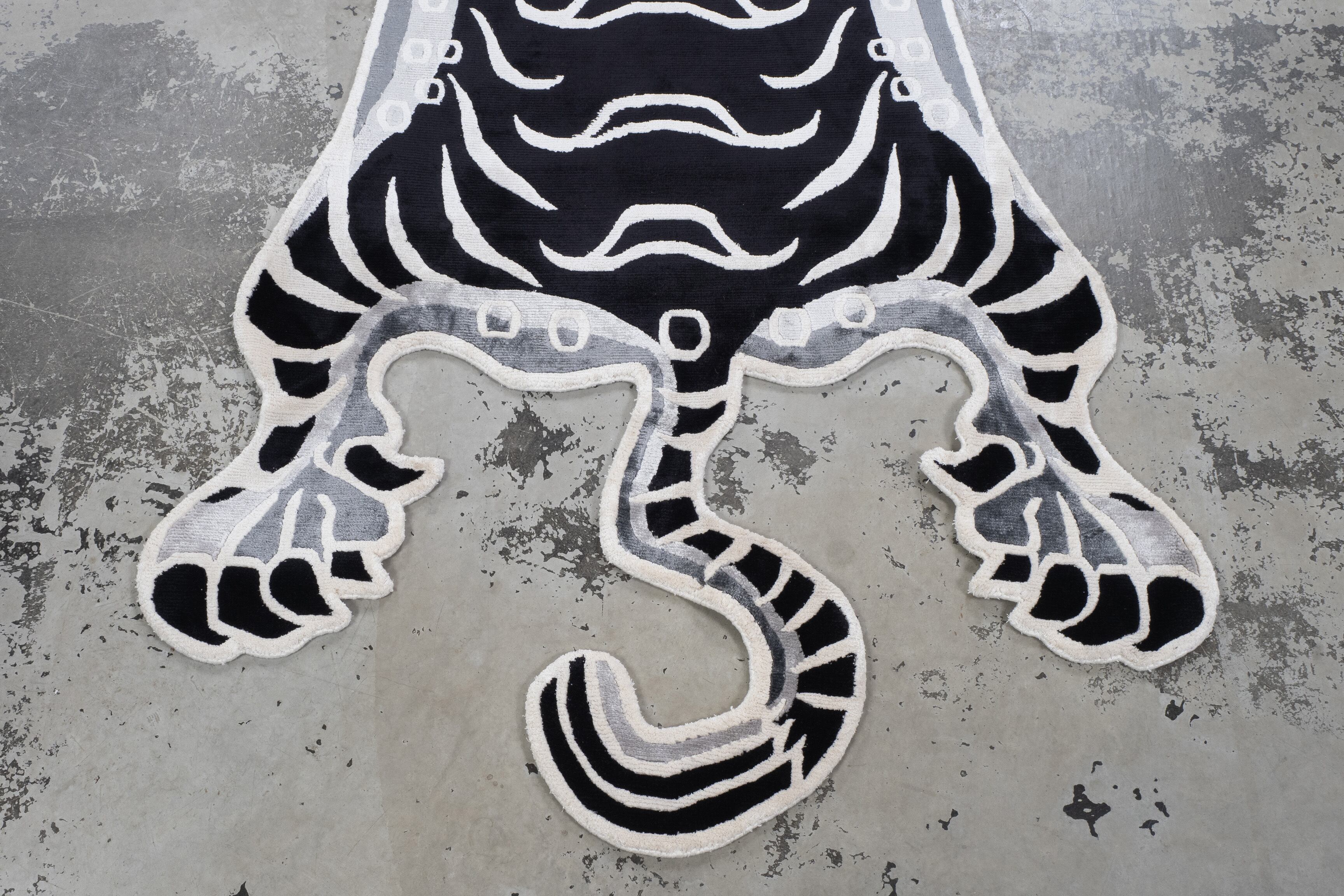 Tibetan Tiger Rug 《Lサイズ•シルク•オリジナル•モノクロバージョン