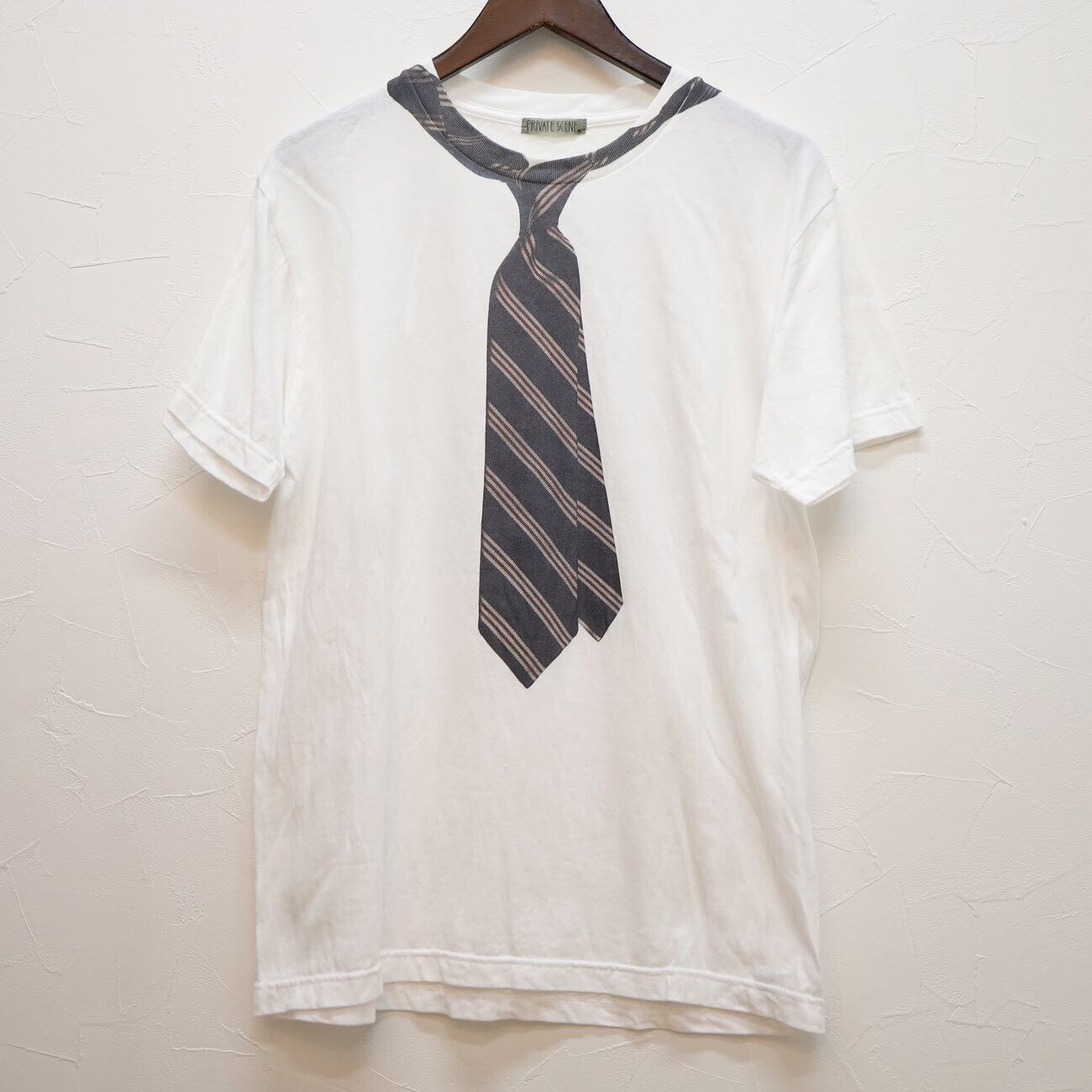プリントTシャツ】実写ネクタイ / PRIVATE SCENE Tシャツ | PRIVATE SCENE