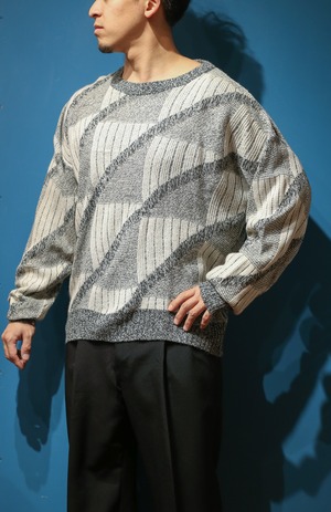 Monotone acrylic pattern knit