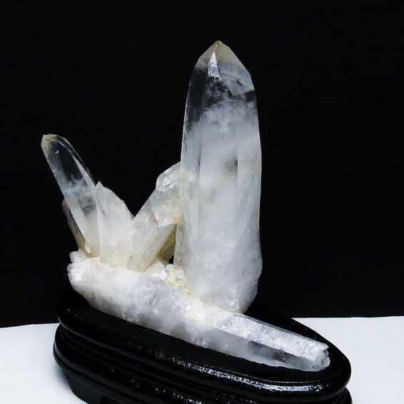 水晶 クラスター 水晶 原石 マダガスカル産 台座付属 一点物 182-6772