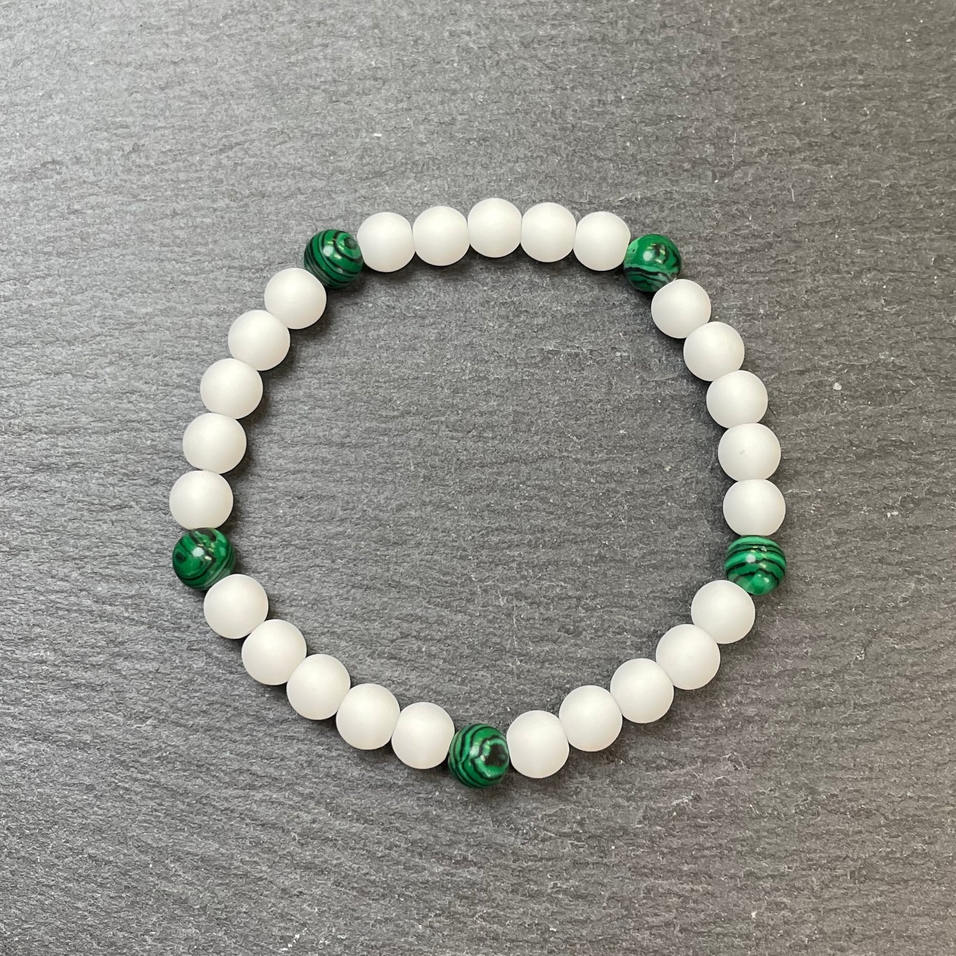 ◆守護石◆マラカイト6㎜玉ブレス◆ 楽天市場】マラカイト 孔雀石 天然石 パワーストーン 魔よけ