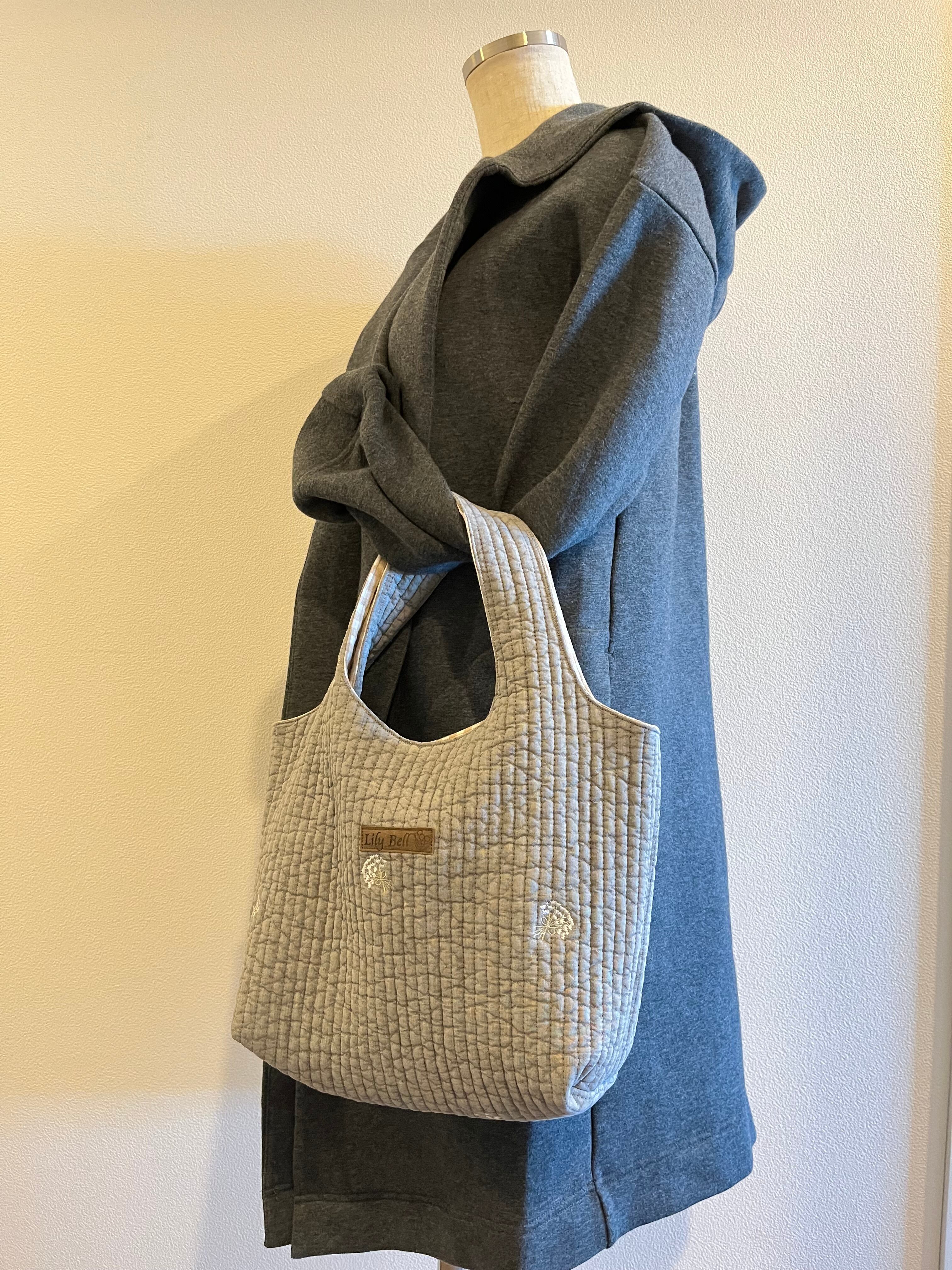☆かすみ草です☆ 四面刺繍のトートバッグ ヌビバッグ （かすみ草刺繍） トートバッグ | PAY ID