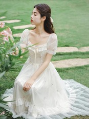 【0045】Flower Embroidery White Lace Short Sleeve Dress