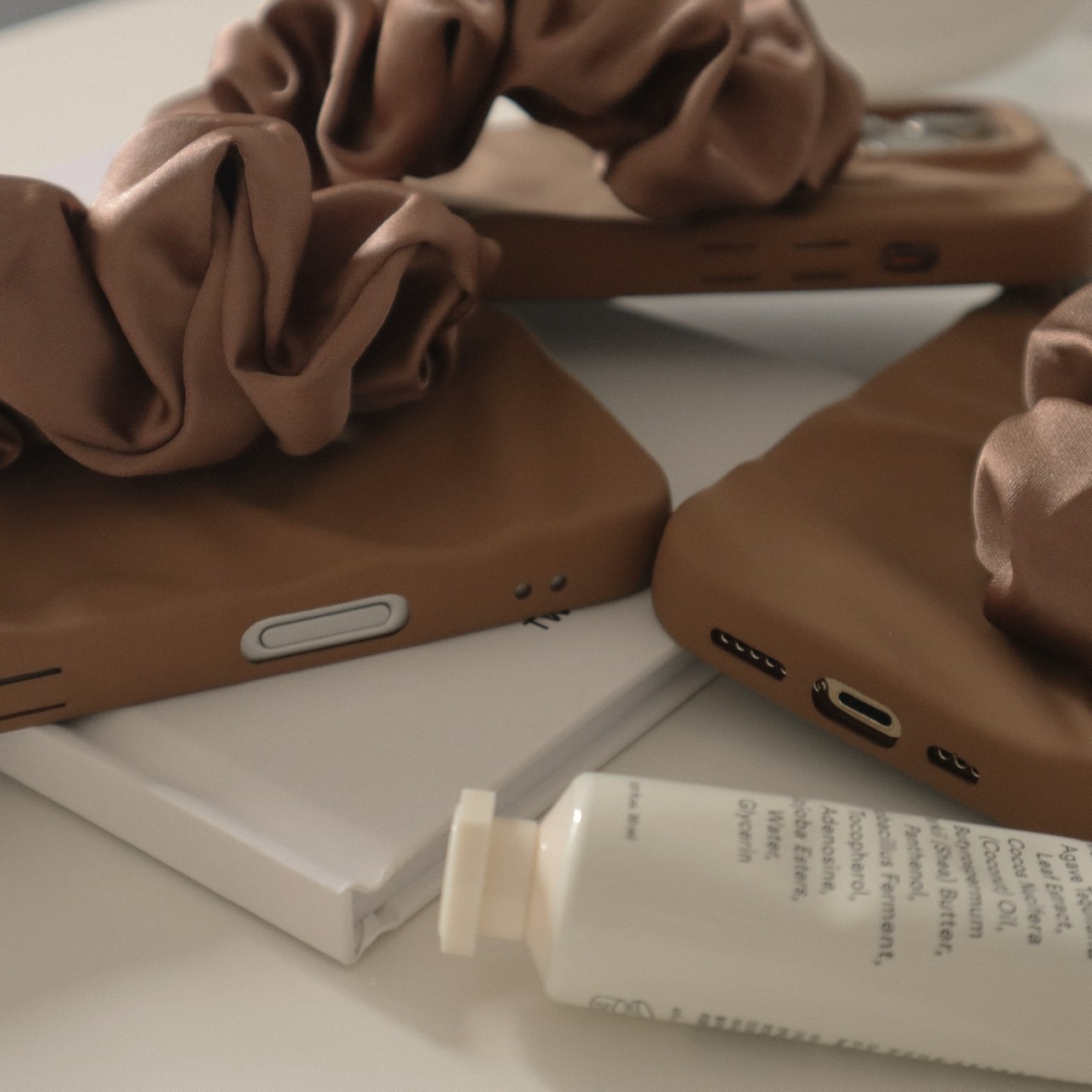 ［ phone case ］silk scrunchie