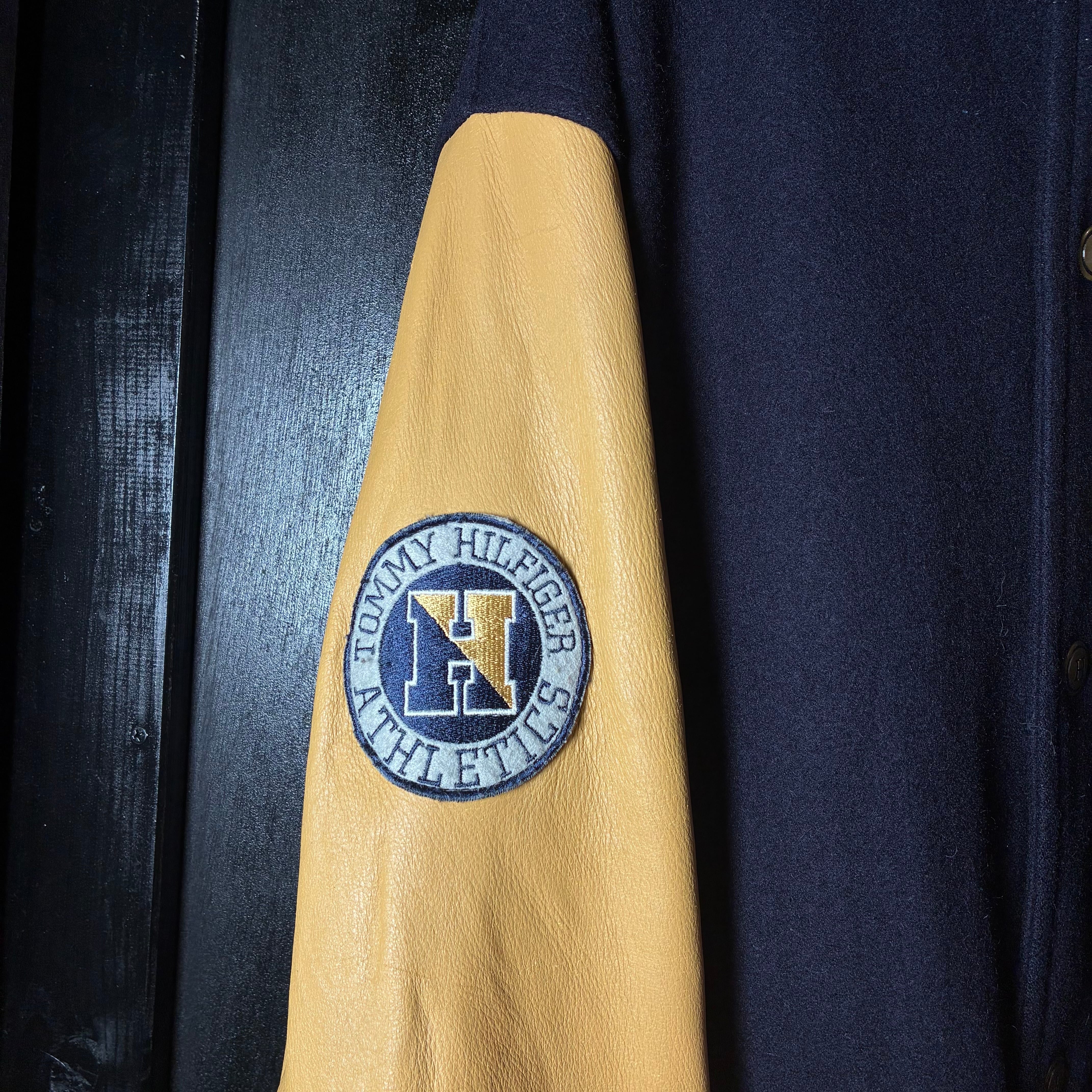 90s TOMMY HILFIGER ウール×レザー スタジャン トミー 袖皮 XL | 古着