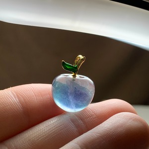 47.フローライトりんご・ペンダントトップ