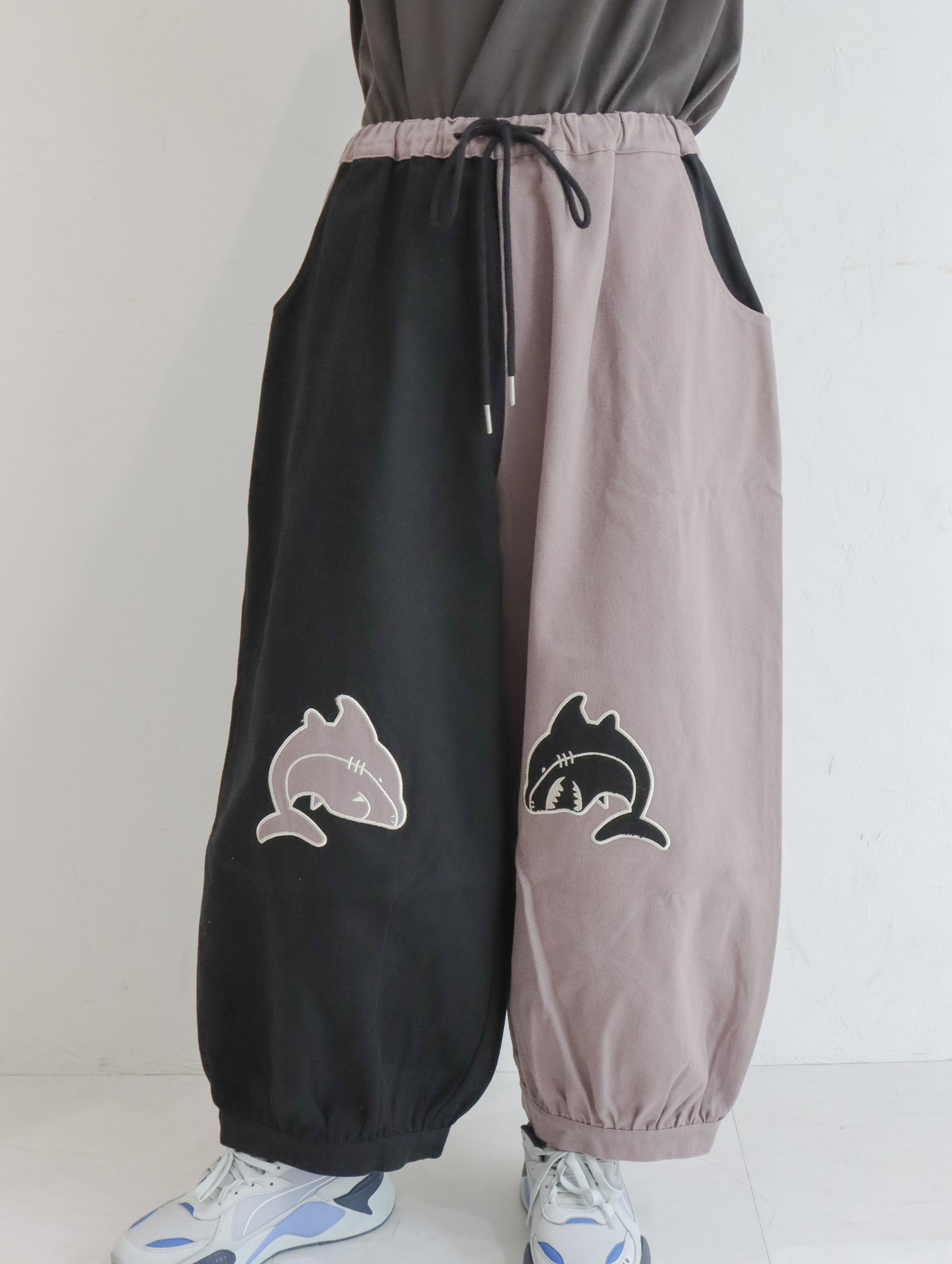 SUBTLE SHARK Wide Pants （さりげないサメパンツ）サメワッペン バイ