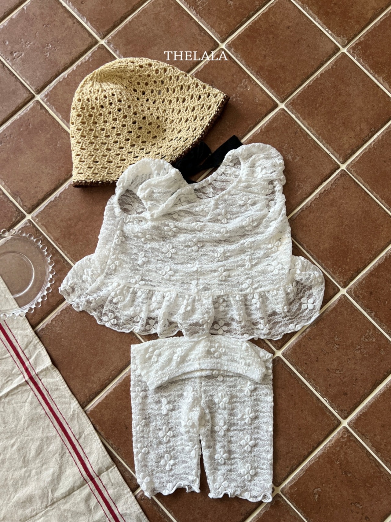 [THELALA] Lucky Sleeveless / [더랄라] 행운나시