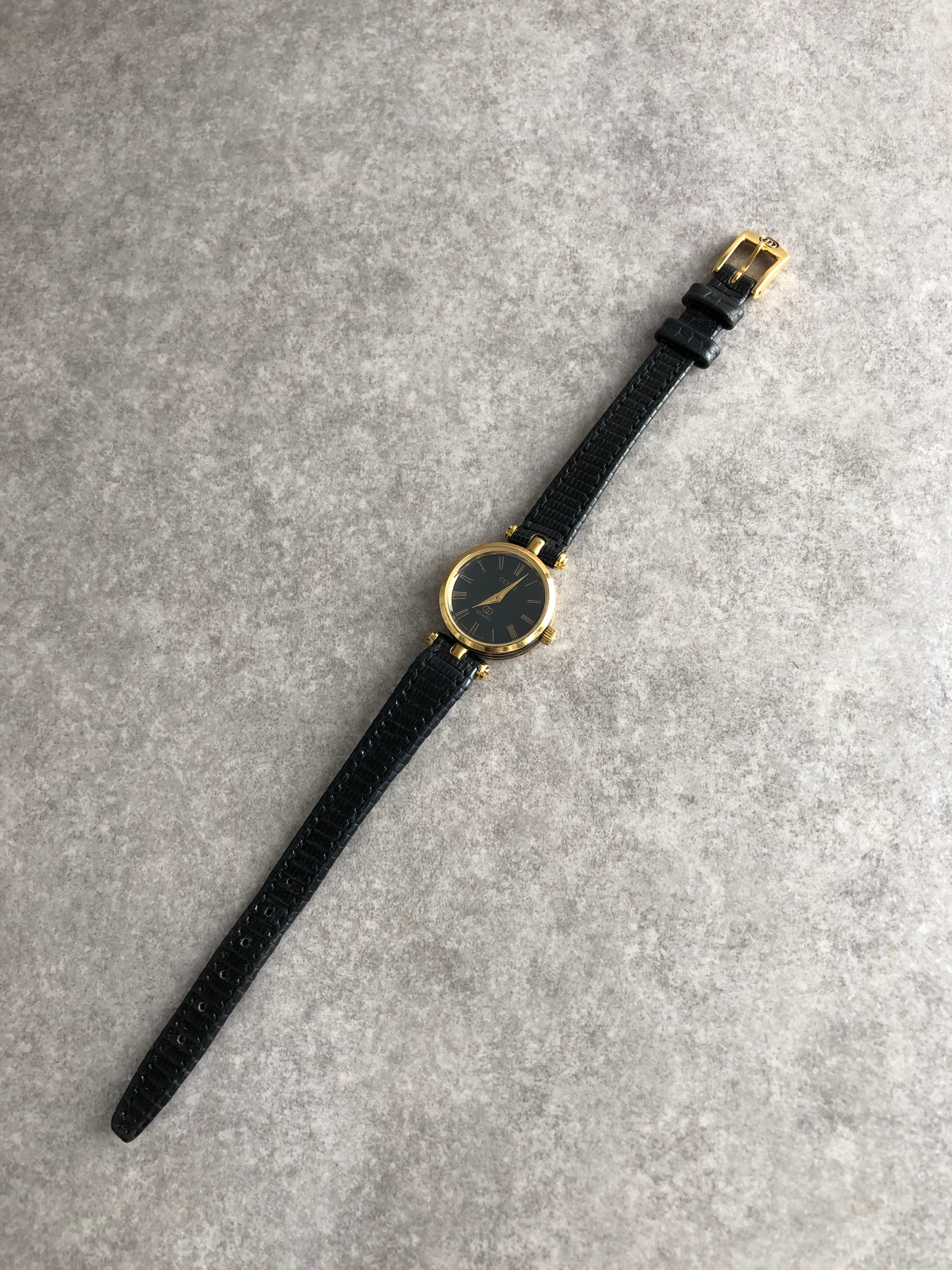 GUCCI グッチ 腕時計 ブラック ゴールド ローマ レザー vintage
