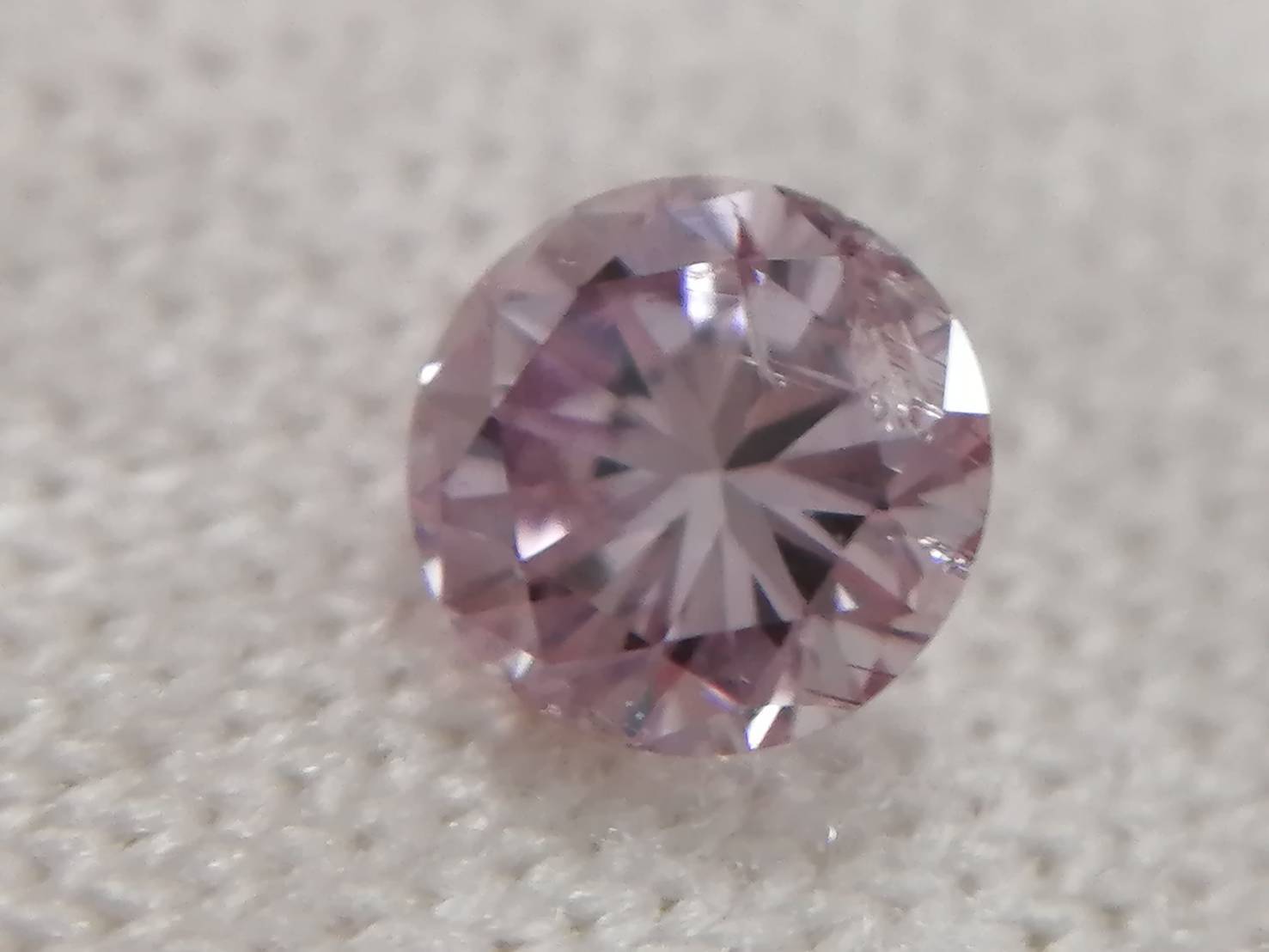 ピンクダイヤモンド 0.041ct Fancy Purple  Pink CGL