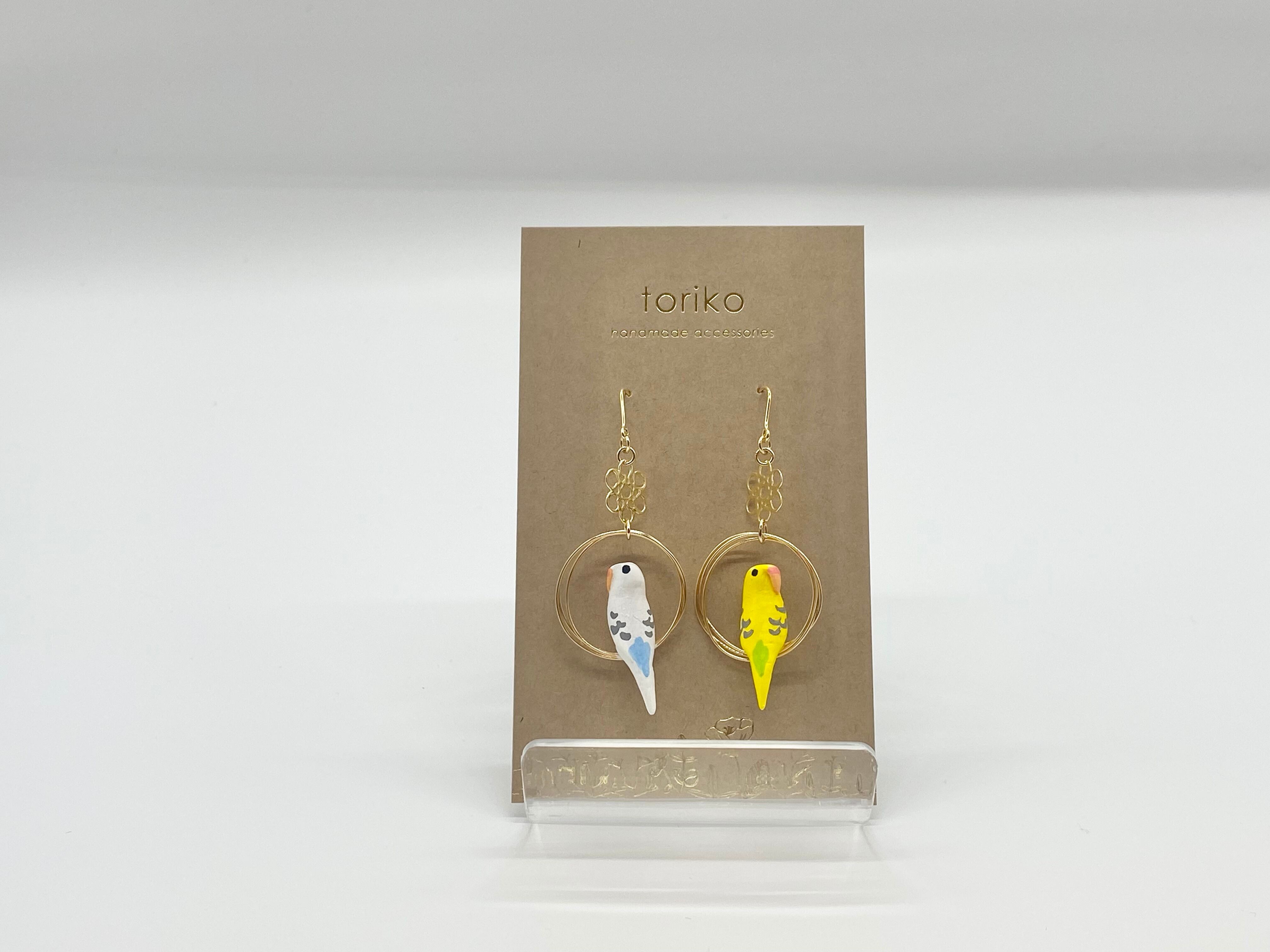 セキセイインコ(黄×白)花パーツ付ピアス・イヤリング