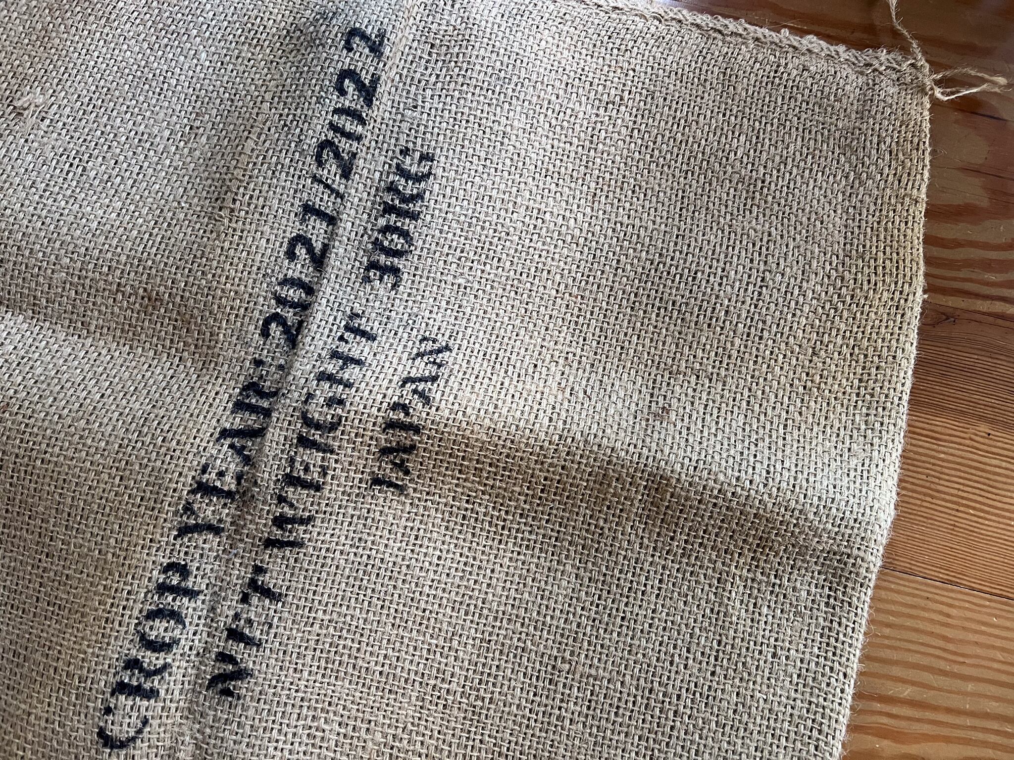 コーヒー豆の大きな古い麻袋（B） ヴィンテージ　