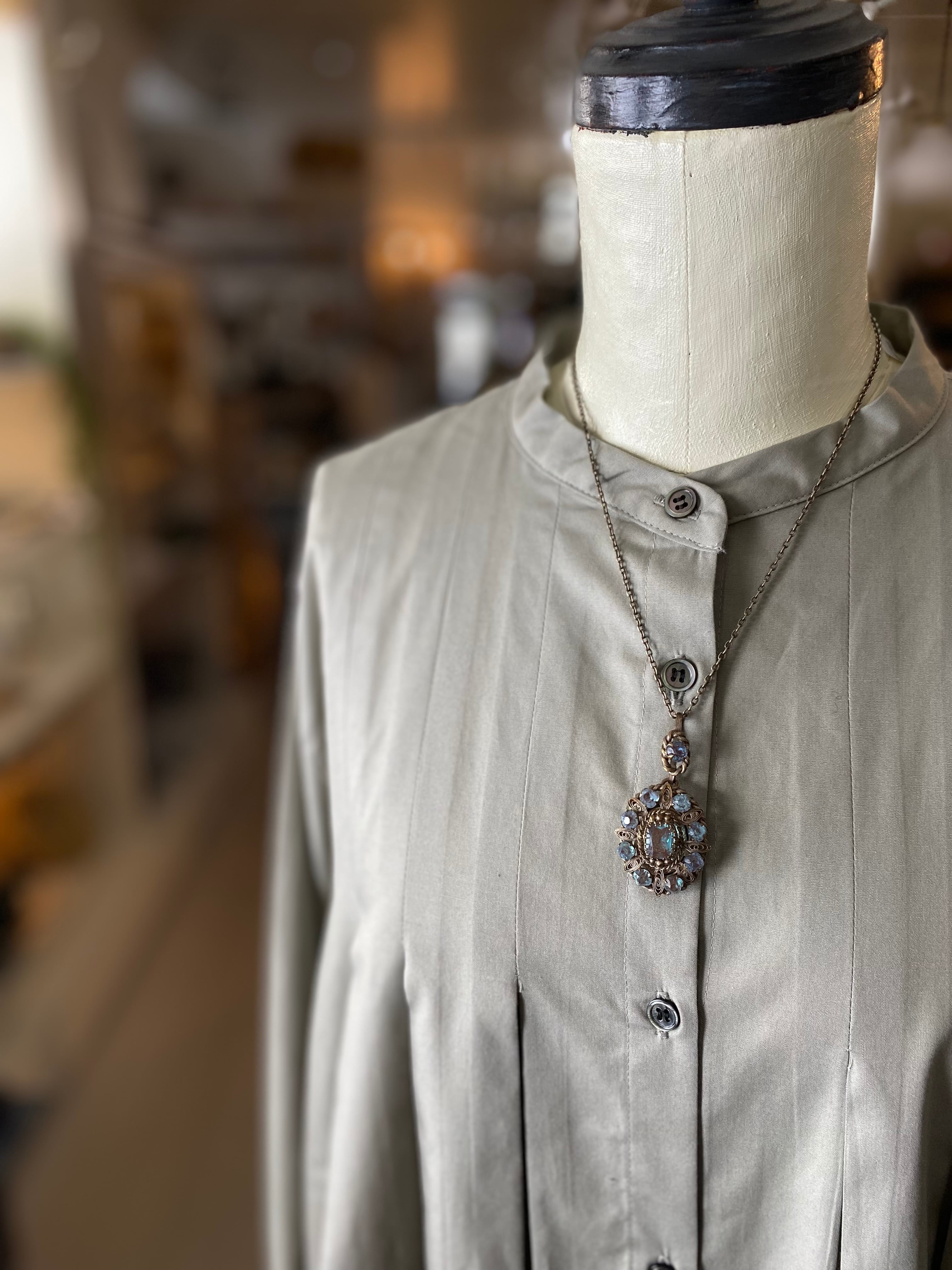 レア・サフィレット ロケットペンダント | Milfy(ミルフィ)