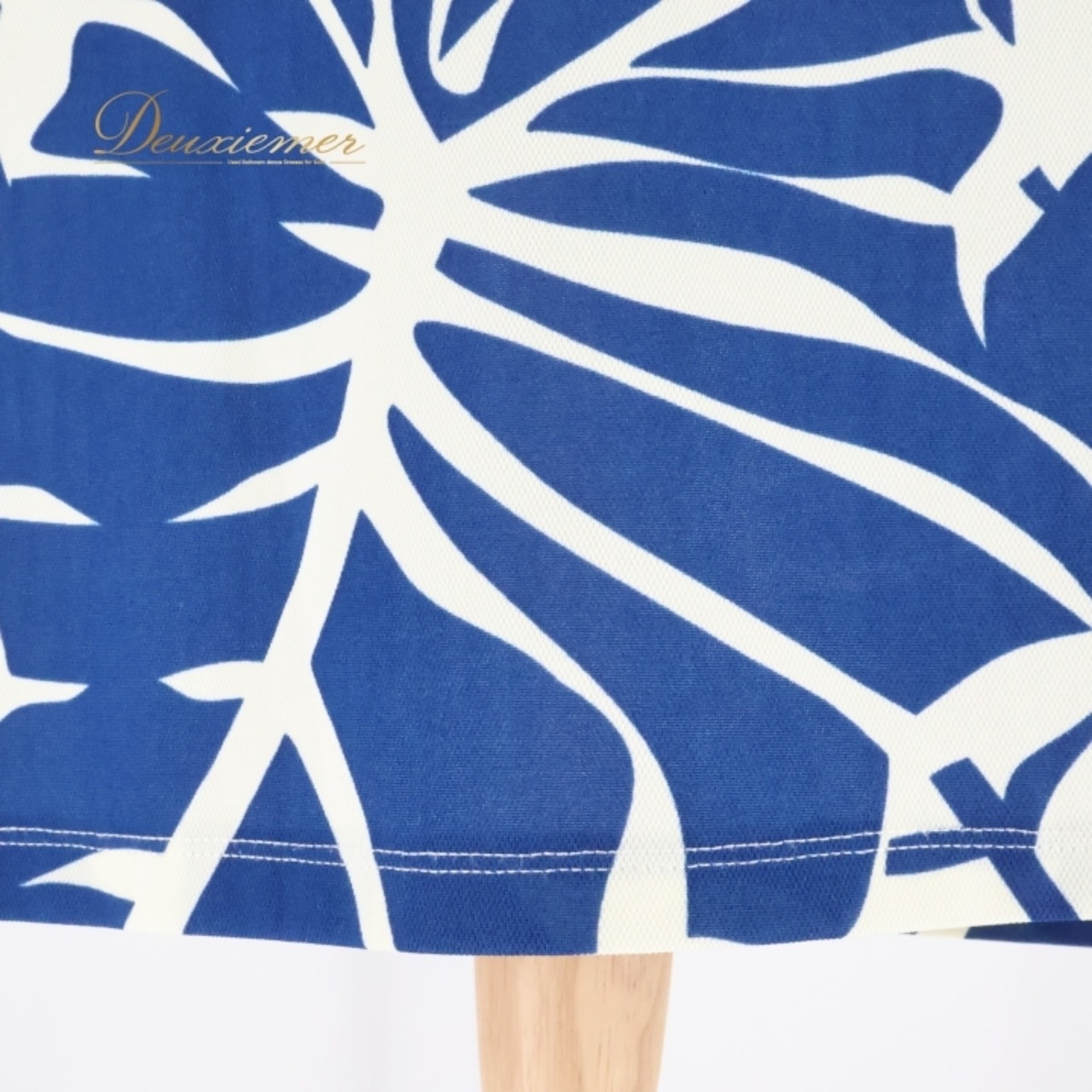 フラダンス 衣装 ワンピース ドレス ブルー系 ホワイト系 ツーカラー チューブトップ かわいい 華やか 鮮やか 明るい 爽やか 青 白 ハワイアン アロハ ハワイアンプリント フラ ダンス レッスン 練習 リゾート ビーチ カジュアル おしゃれ パーティー