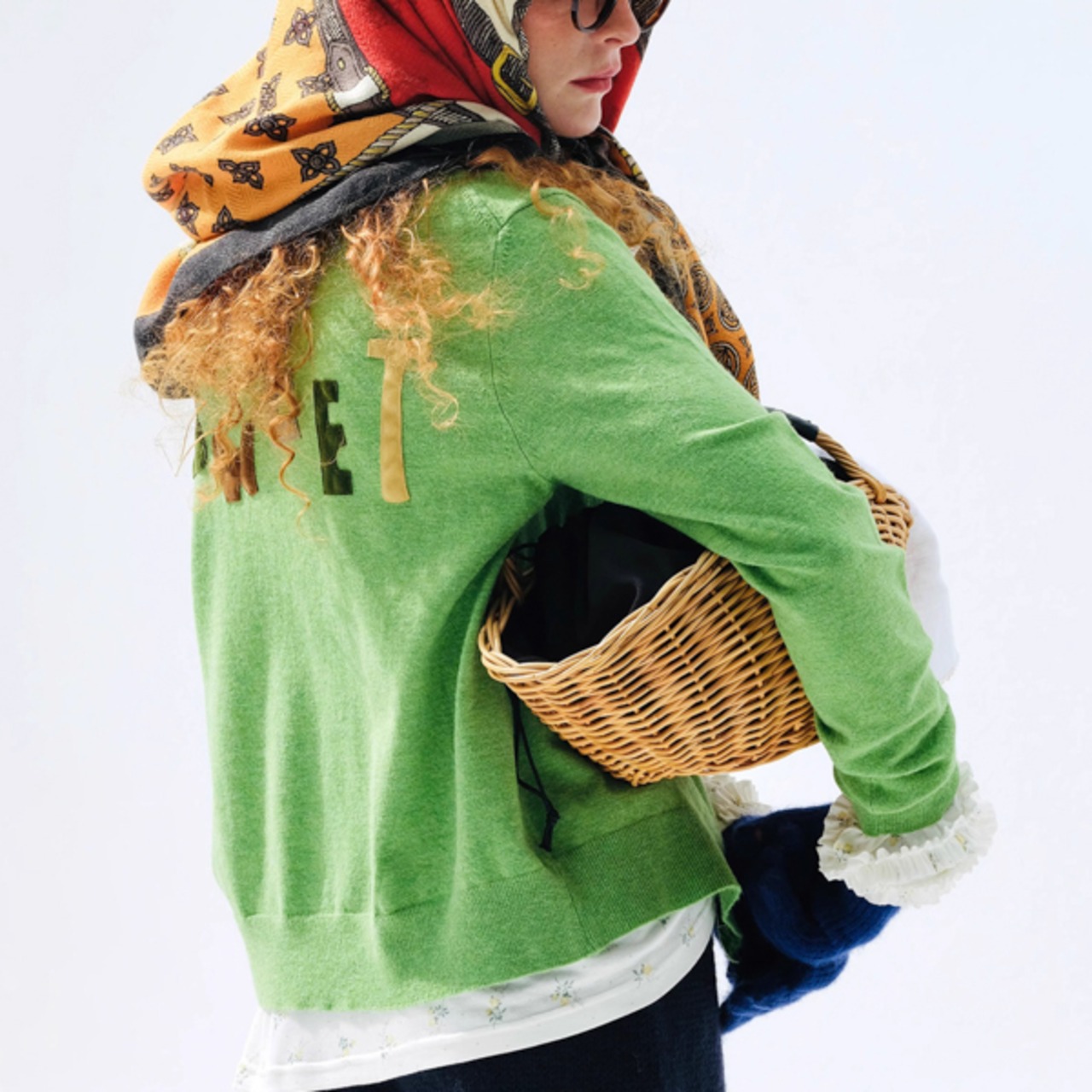 森を紡ぐレターアップリケのグリーンカーディガン《i0802》