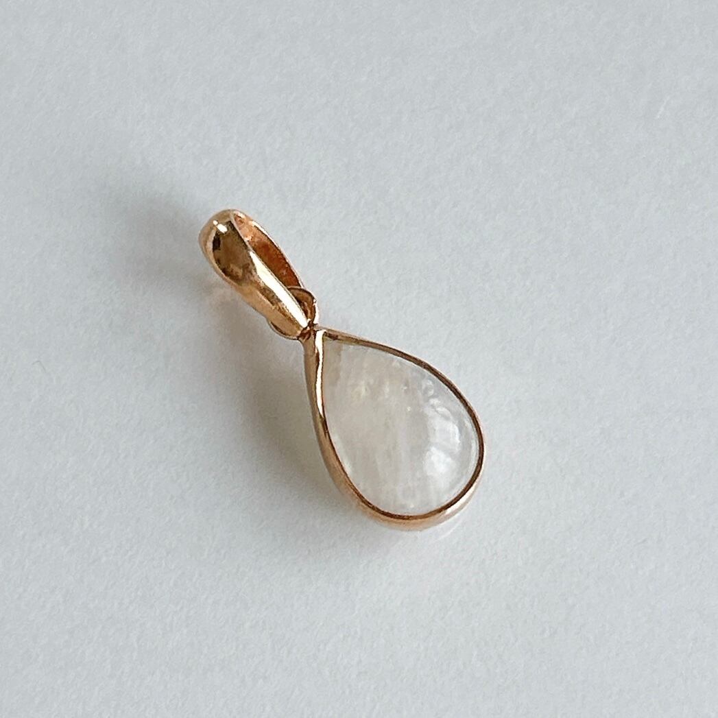 【Pendant top】Moon stone−ムーンストーンチャーム