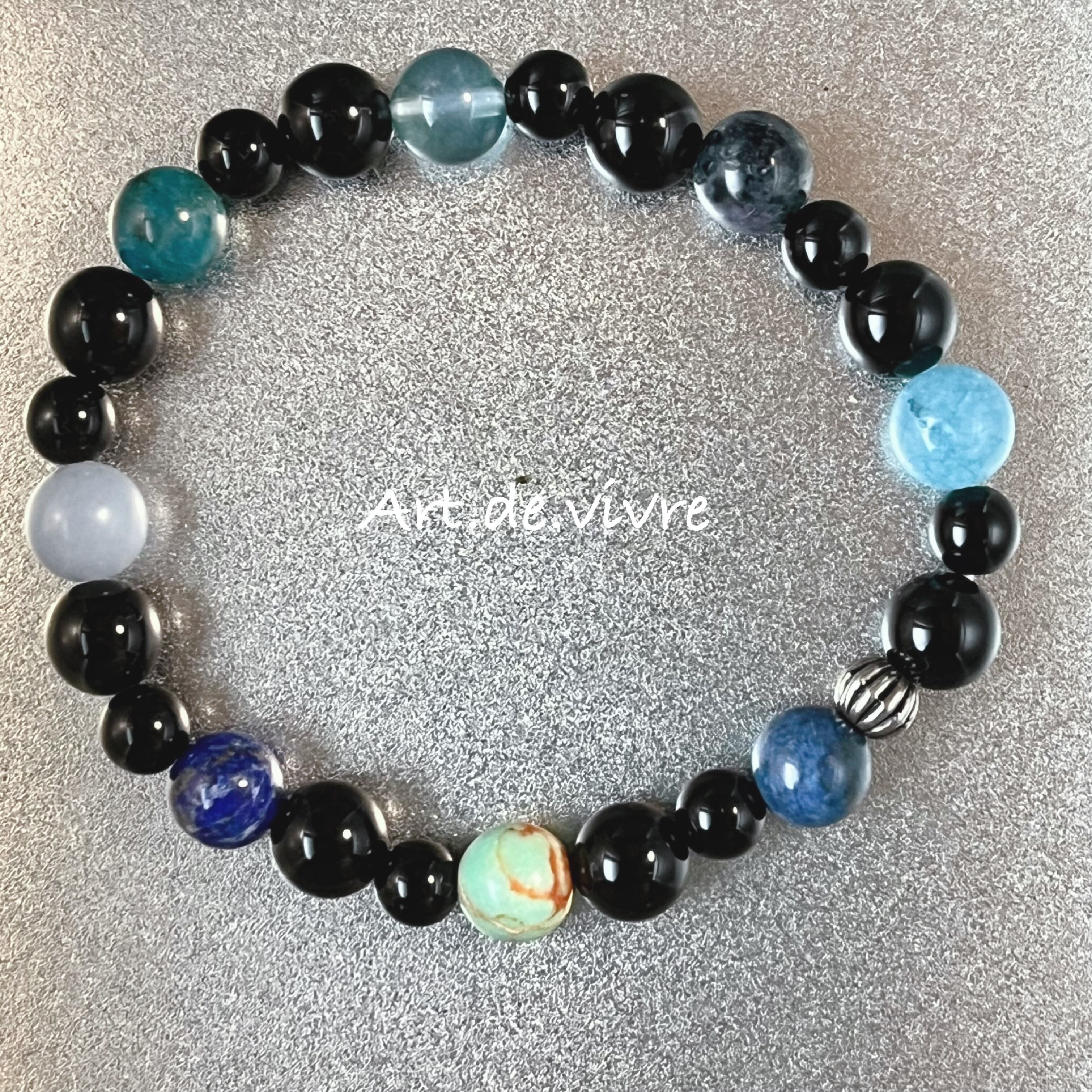 神秘的に光輝く「青の惑星」天然石ブレスレット | Art.de.vivre