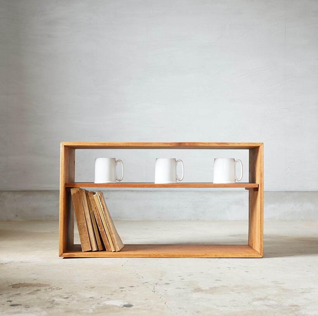 2段のオープンシェルフ