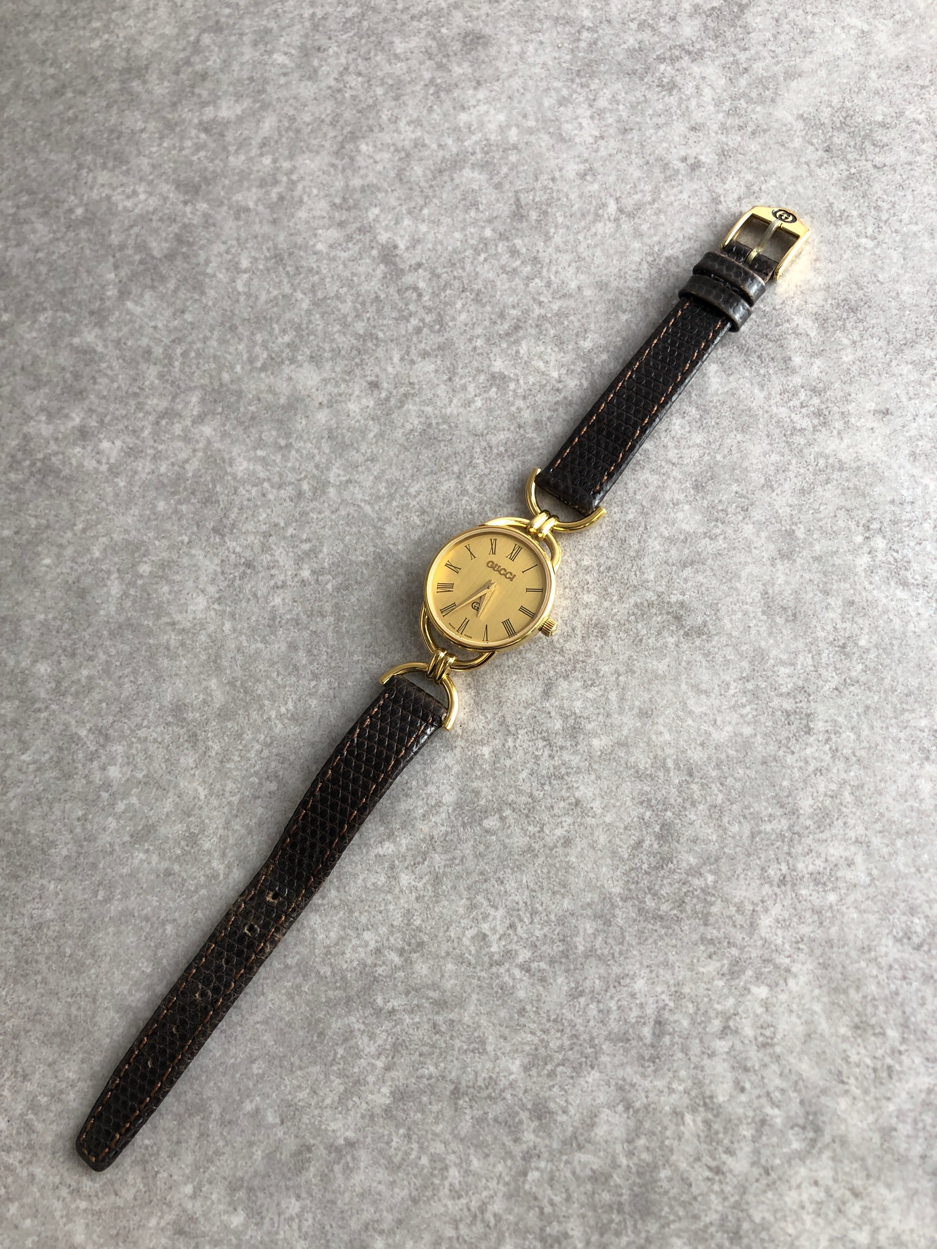 GUCCI グッチ 腕時計 ゴールド レザー クウォーツ 6000L vintage