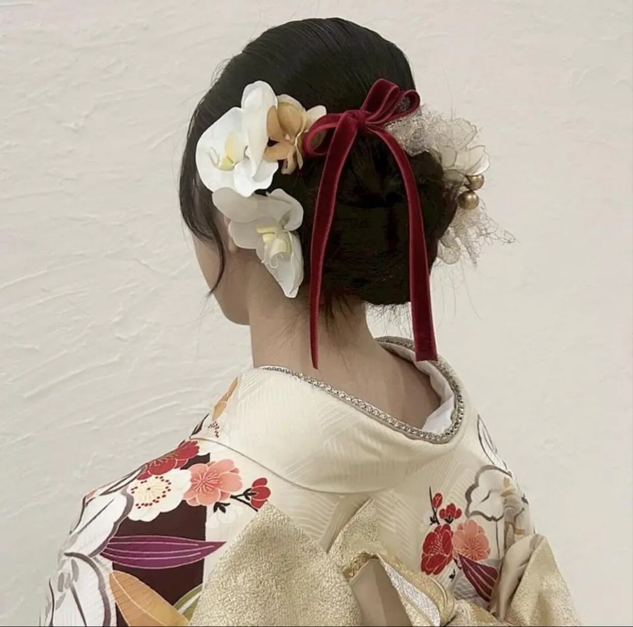 Elegant Orchid Hair Accessory with Velvet Ribbon – Hanakanzashi Original
