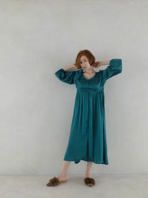 Dramatic VintageSatin Maxi One-piece（peacock green）