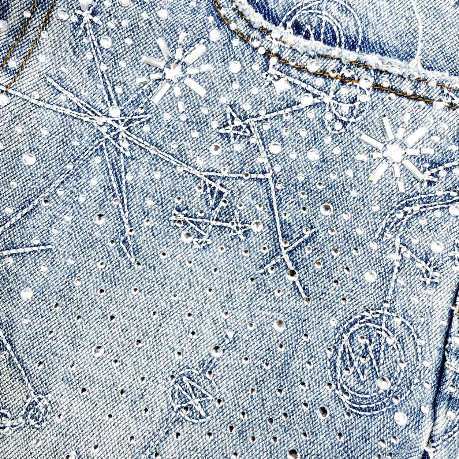 Birth Of Royal Child / 20K Zodiac Diamond Denim Pants | HOLICK
