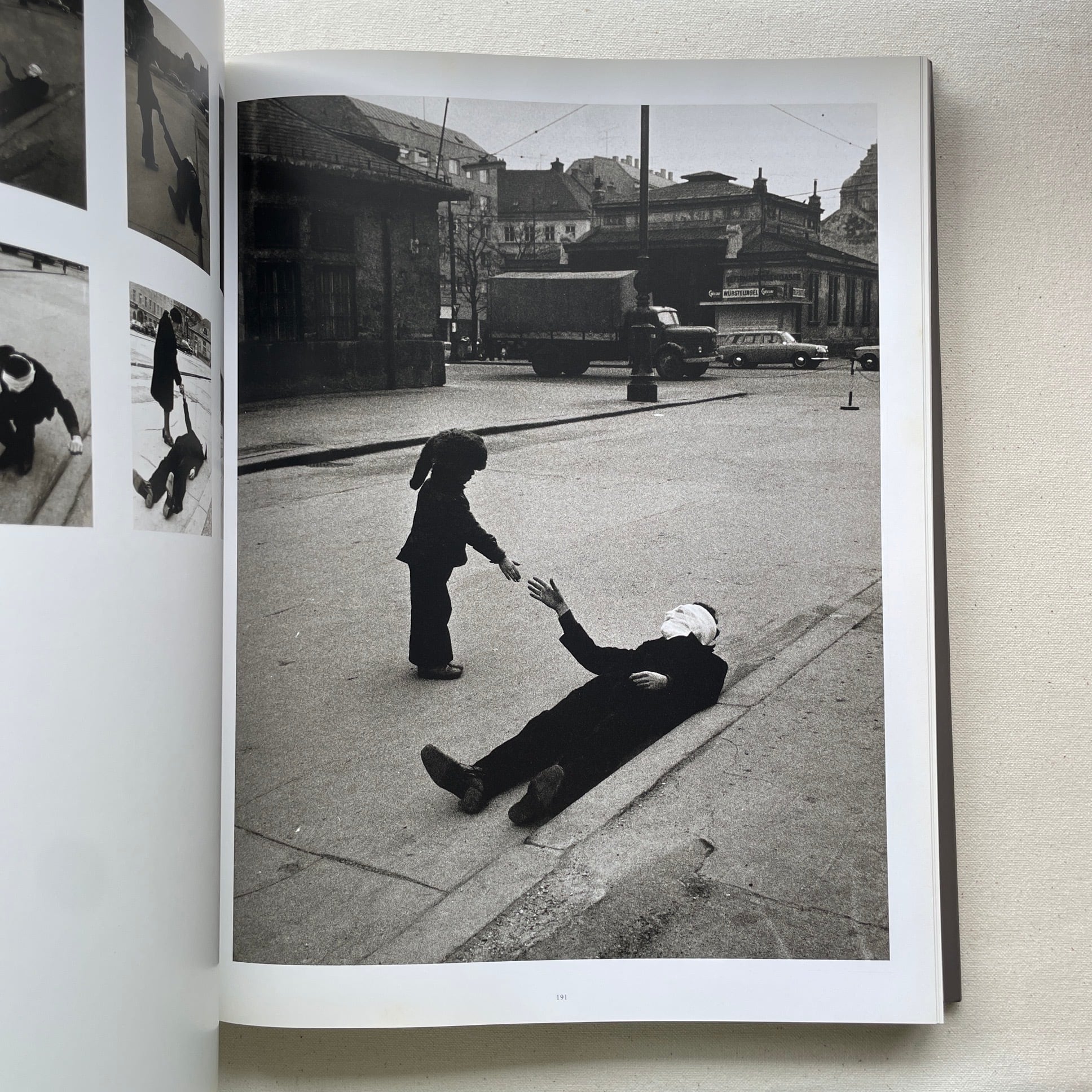 Gottfried Helnwein : ゴットフリート・ヘルンヴァイン Helnwein ゴットフリート・ヘルンヴァイン - 古本買取販売