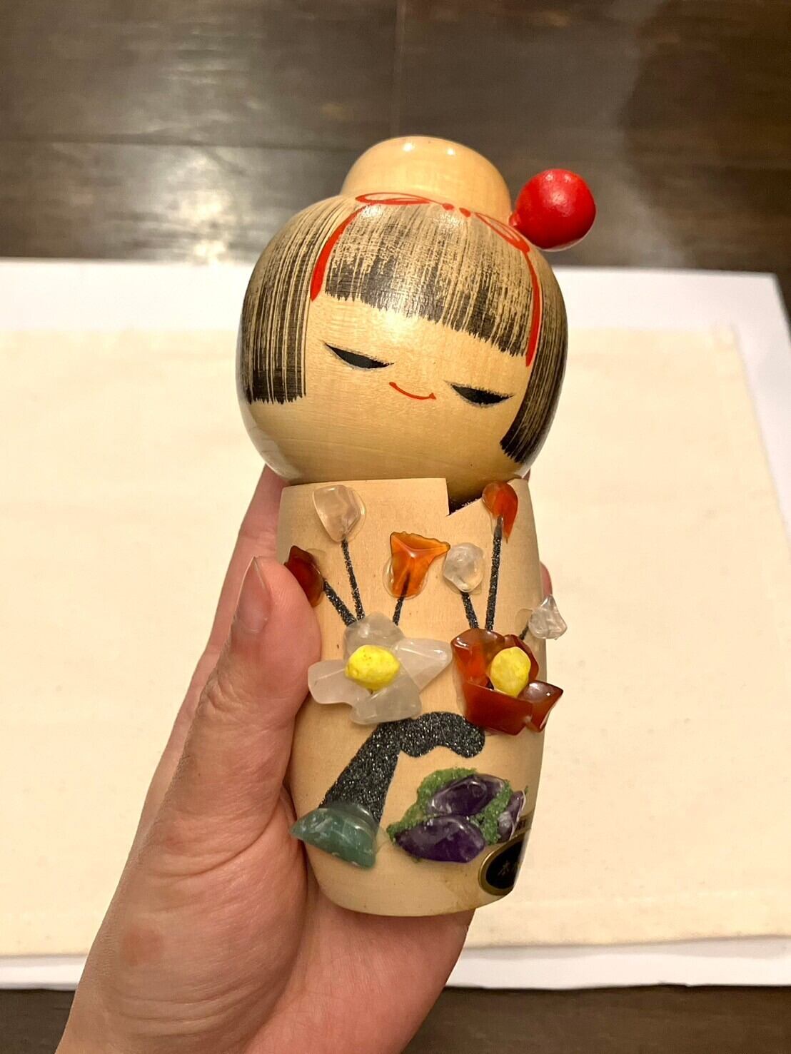 昭和時代物　存在感抜群の綺麗な着物姿のこけし人形　置物　民芸品　工芸品　レトロ こけし人形｜小首をかしげた可愛らしい女の子♡お花の着物 | 淡竹89