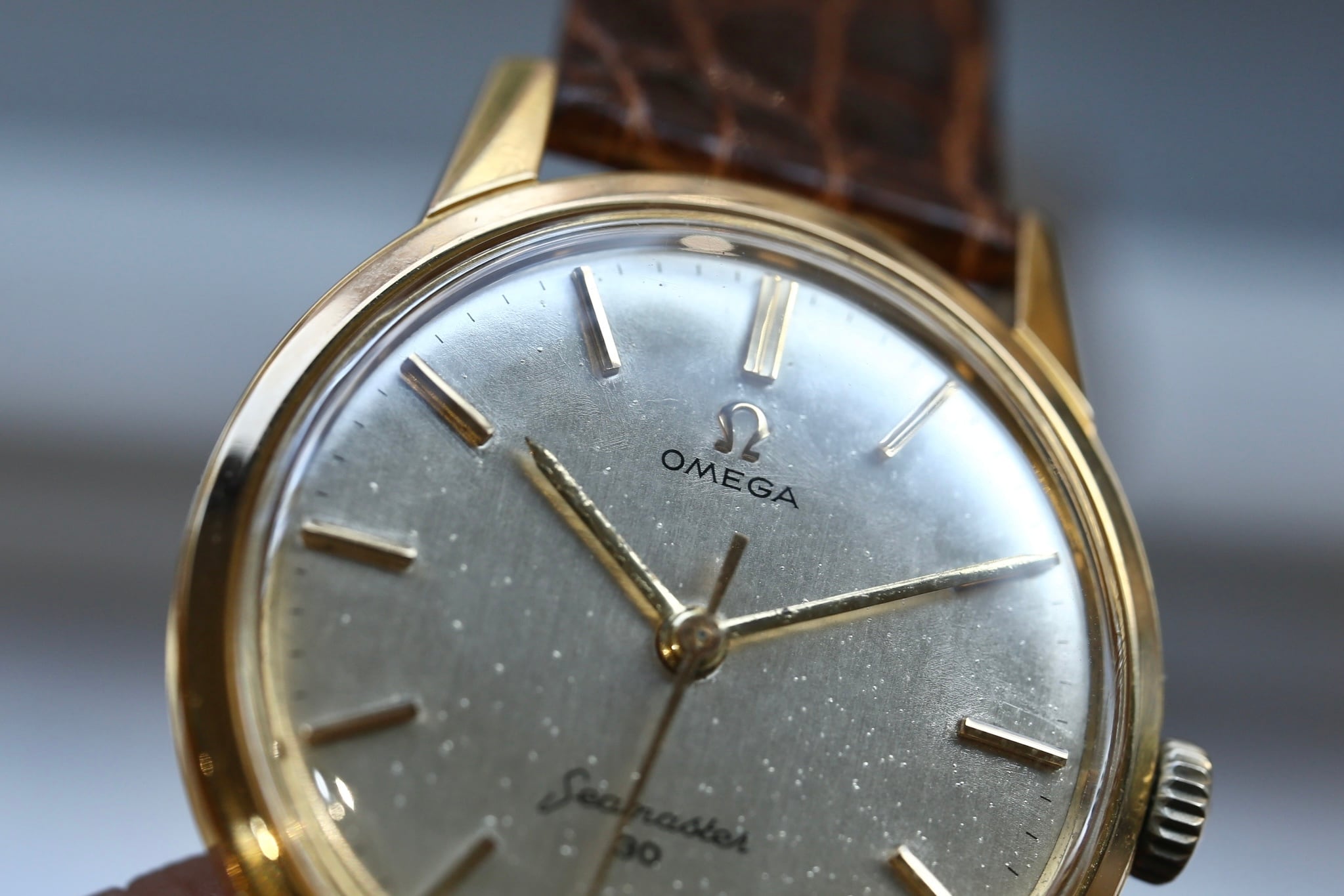 【OMEGA】 1962年製 シーマスター30 ゴールド ヘアライン文字盤 手巻き 30mmキャリバ― OH済み / Vintagewatch /  Seamaster / Cal.286 | アンティーク・ビンテージ時計修理・販売 WhiteKings(ホワイトキングス) powered by  