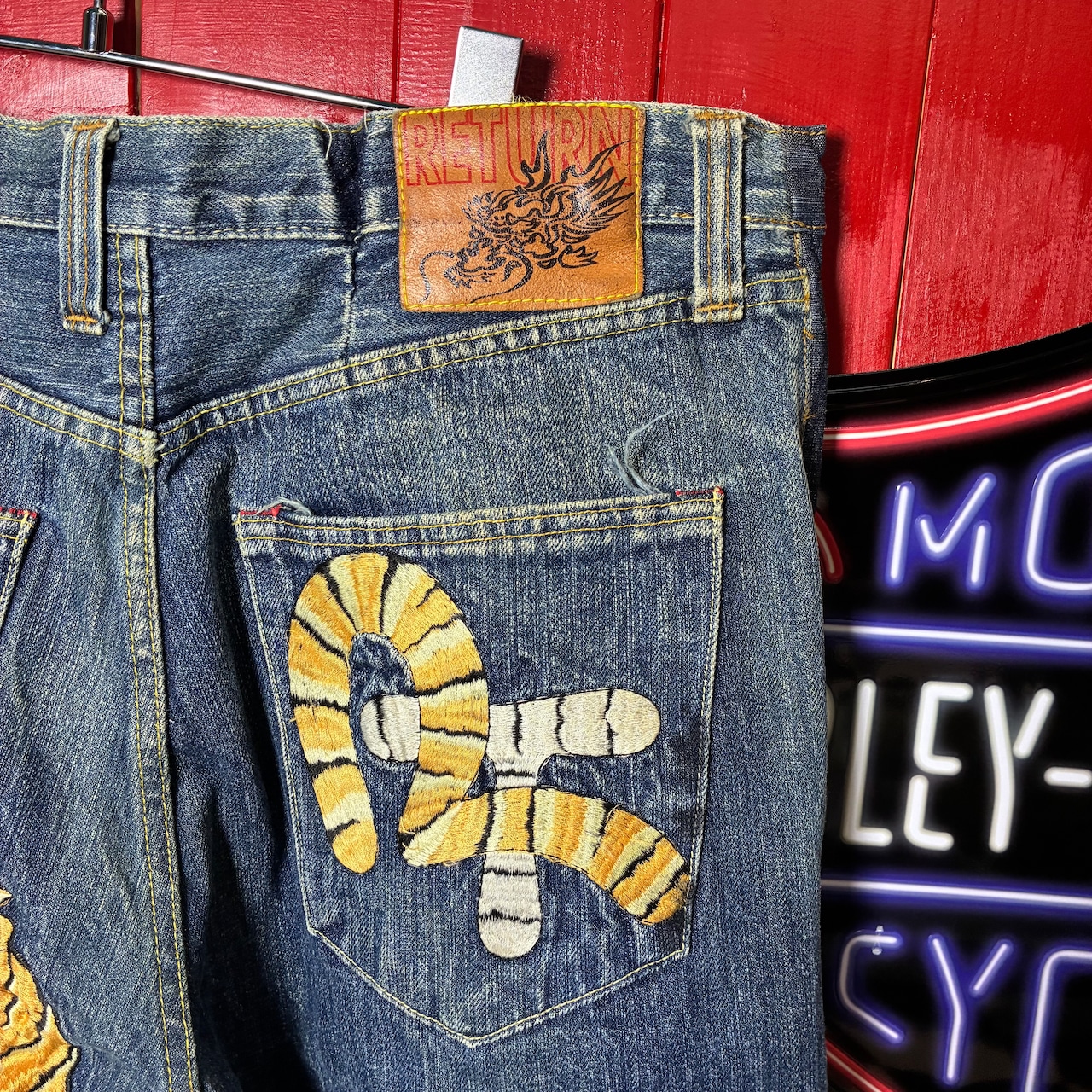 USA製PREMIUM DENIM 虎刺繍デニムパンツ ボタンフライ 赤耳 濃紺