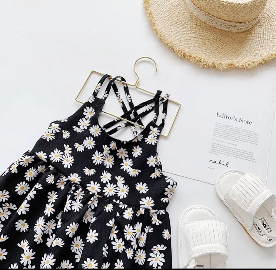 バックデザインフラワーワンピース…..海外子供服 プチプラ サマードレス ブラック 花柄