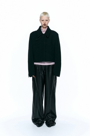 [INSILENCE WOMEN] Minimal Crop Coat BLACK 正規品 韓国ブランド 韓国通販 韓国代行 韓国ファッション インサイレンス 日本 店舗