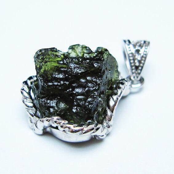 モルダバイト ペンダント 原石 ペンダントトップ メール便可 [M便 1/20] 199-403