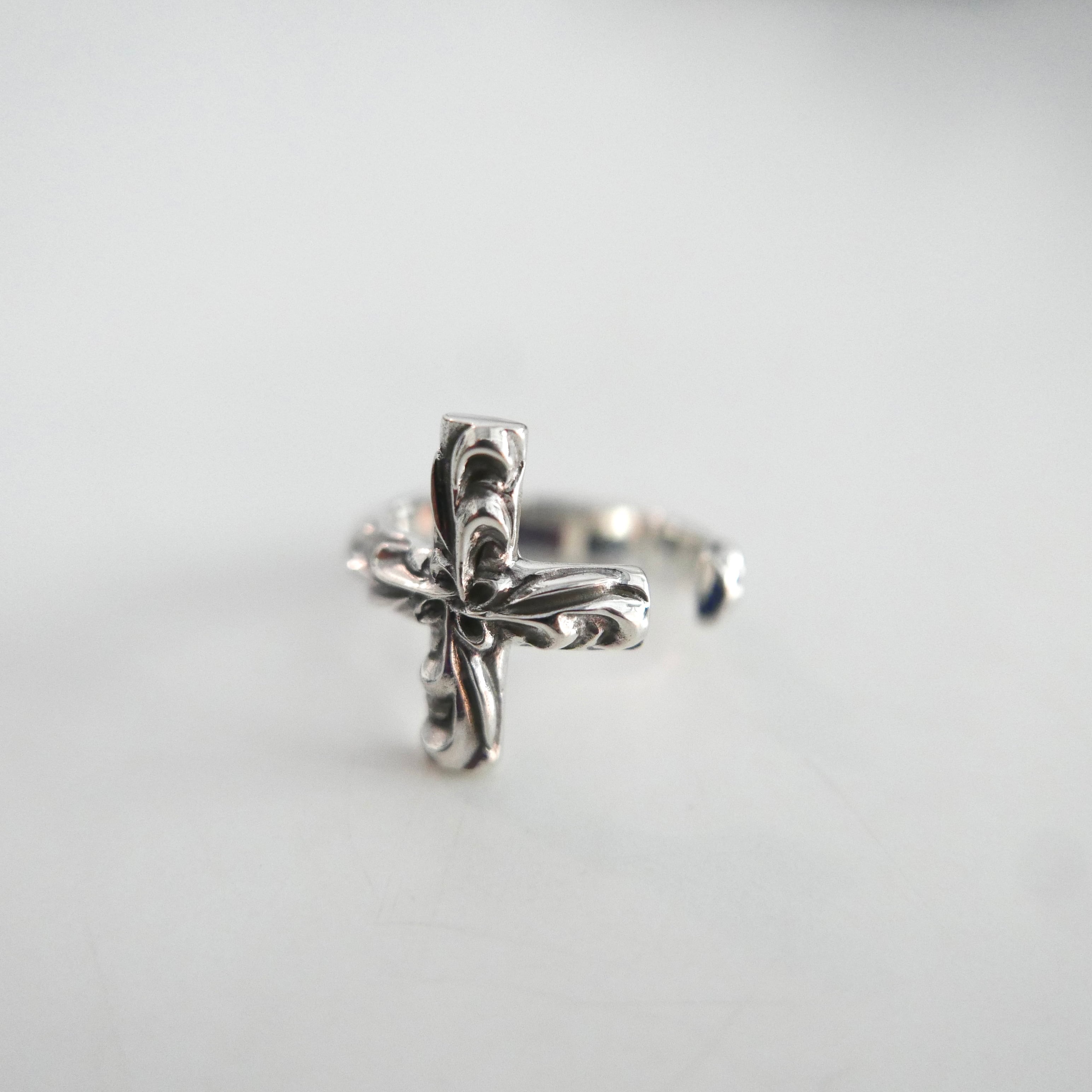 Antidote BUYERS CLUB Ornament Tiny Cross Pendant | integral