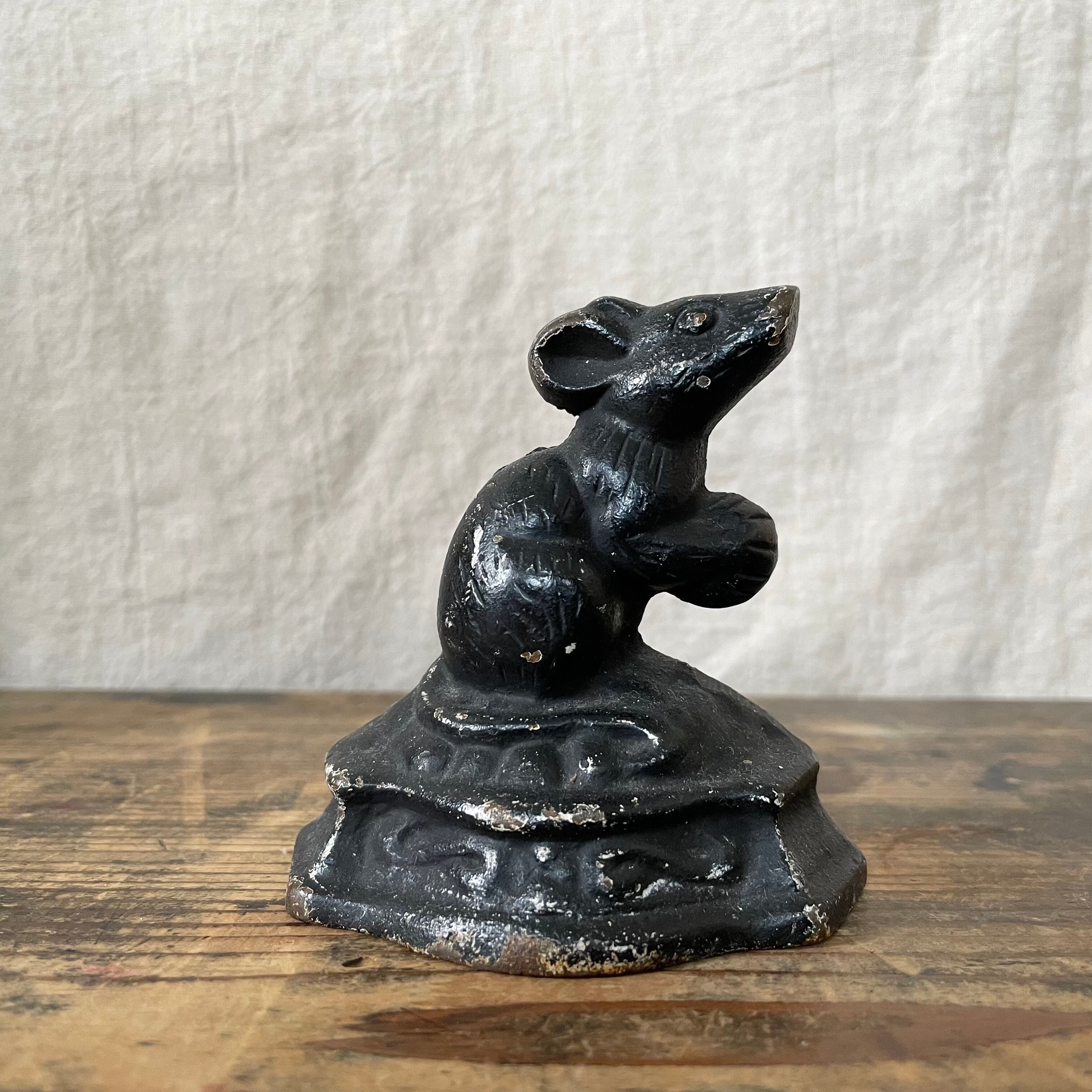 ネズミのドアストッパー