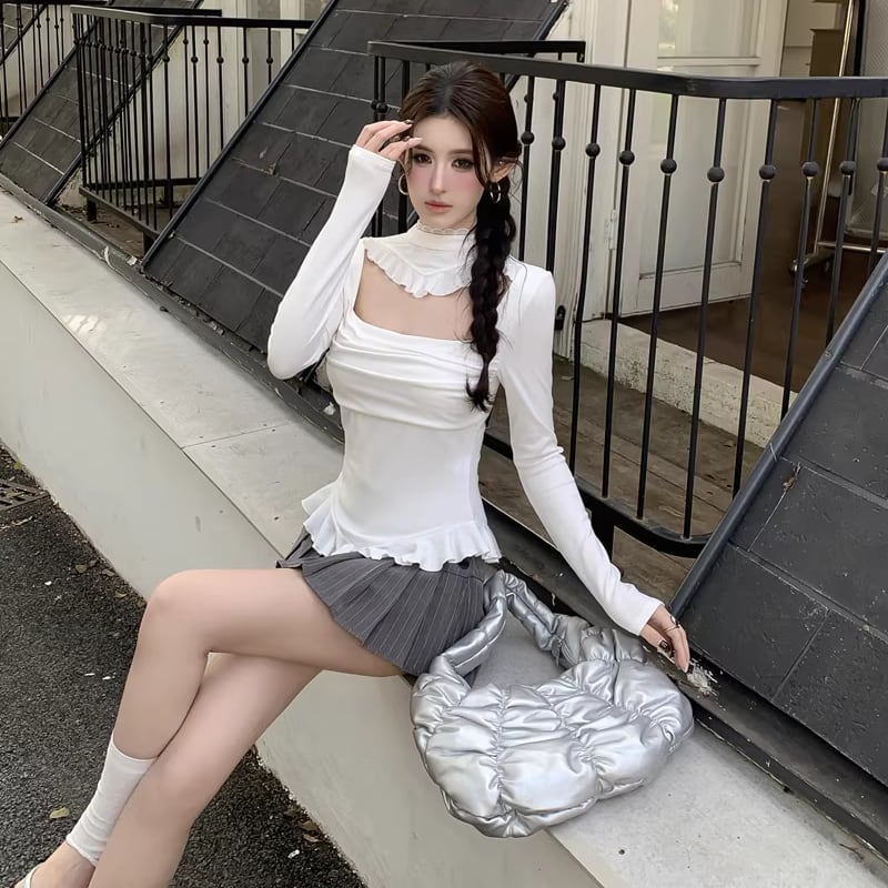 【tops】3色展開フロントカットトップス Q8025