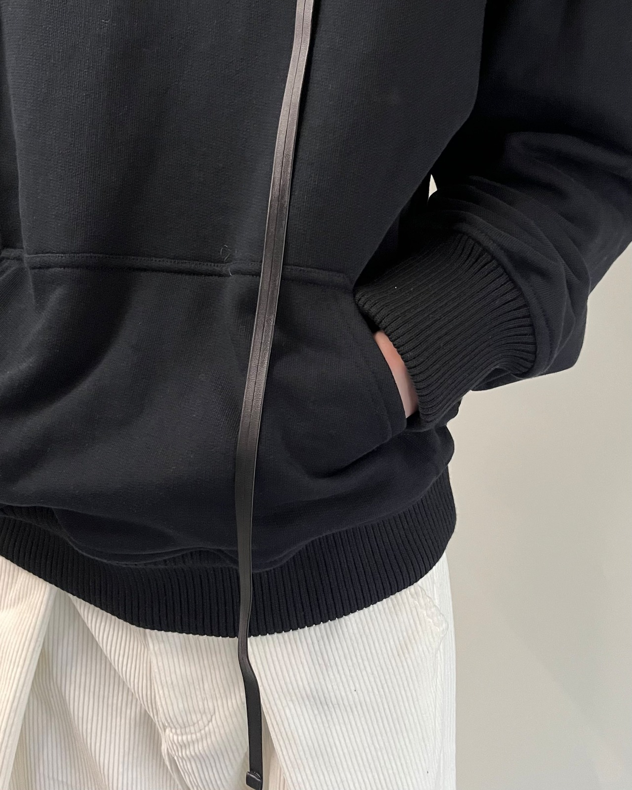 【26/AW Oscar Ouyang】Black/Black knit sparkly sleeping hat hoodie