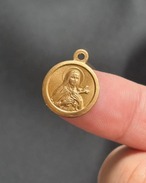 Thérèse（テレーズ）ー 小さなヴィンテージメダイのネックレス